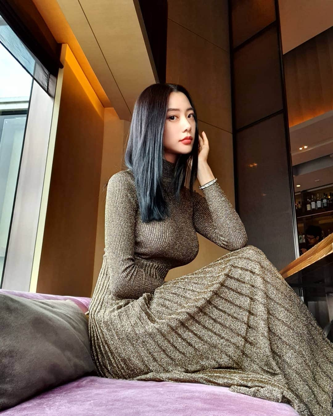 クララさんのインスタグラム写真 - (クララInstagram)「My favorite place in HK #cafegraydeluxe @upperhouse_hkg  #clarainhk Dress: @sandroparis」9月20日 10時37分 - actressclara