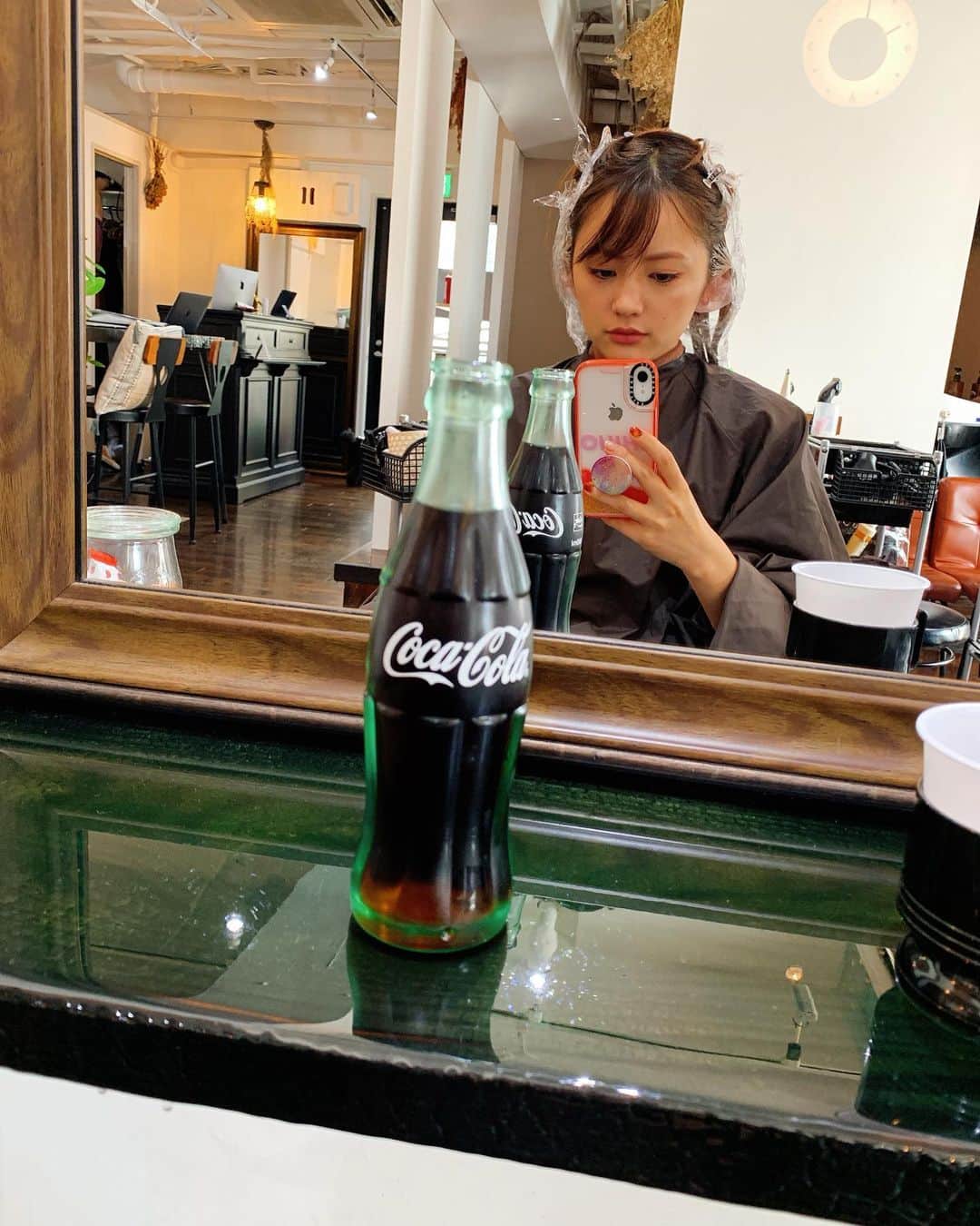 のインスタグラム：「. ラジオ前にメンテナンス 早い時間からありがたい👏 しかもビンコーラって最高！？！？」