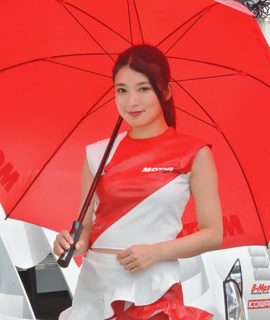 のインスタグラム：「おはようございます！  明日、明後日（21、22日）は、宮城県のスポーツランドSUGOにてSUPER GT Rd.7が開催されます。今シーズンも残り2戦。最後の最後まで3号車 CRAFTSPORTS MOTUL GT-Rに熱い応援をよろしくお願いします。  写真も沢山撮りにきてね♡ レースクイーン大賞の時の毎日の写真に使いたいです😍よろしくお願いします。  #supergt #sgt #supergt2019 #スポーツランドSUGO #motorsports #モータースポーツ #NISSAN #NISMO #MOTUL #motulcircuitlady #motulcircuitlady2019 #rq #japanesegirl  #racequeen #promomodel #辻井美香 #followme」