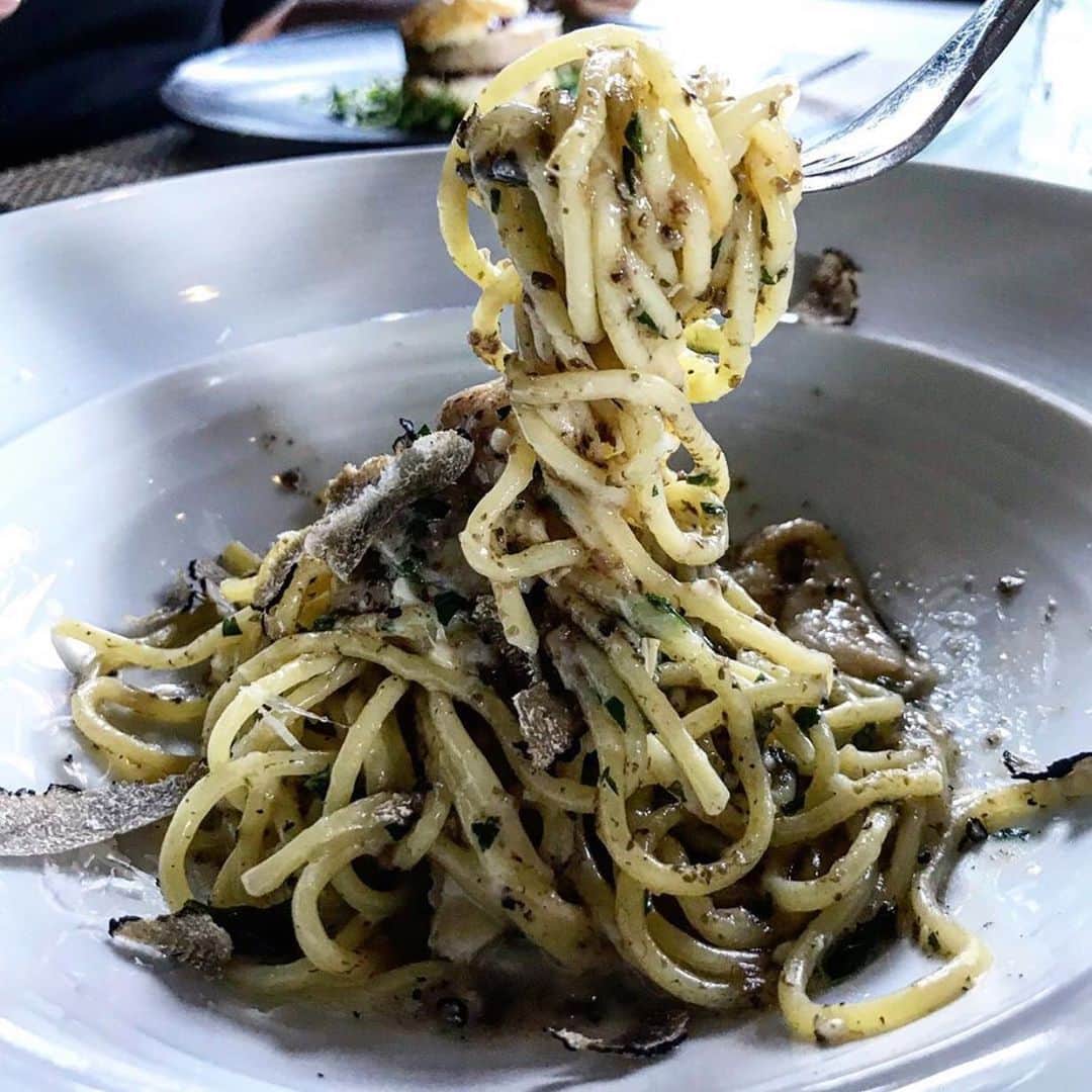 Eater LAさんのインスタグラム写真 - (Eater LAInstagram)「Black truffle pasta from @boasteakhouse. 📸: @foodwithseoul. Hashtag #eaterla on your best photos for a chance to be featured.」9月20日 11時20分 - eater_la