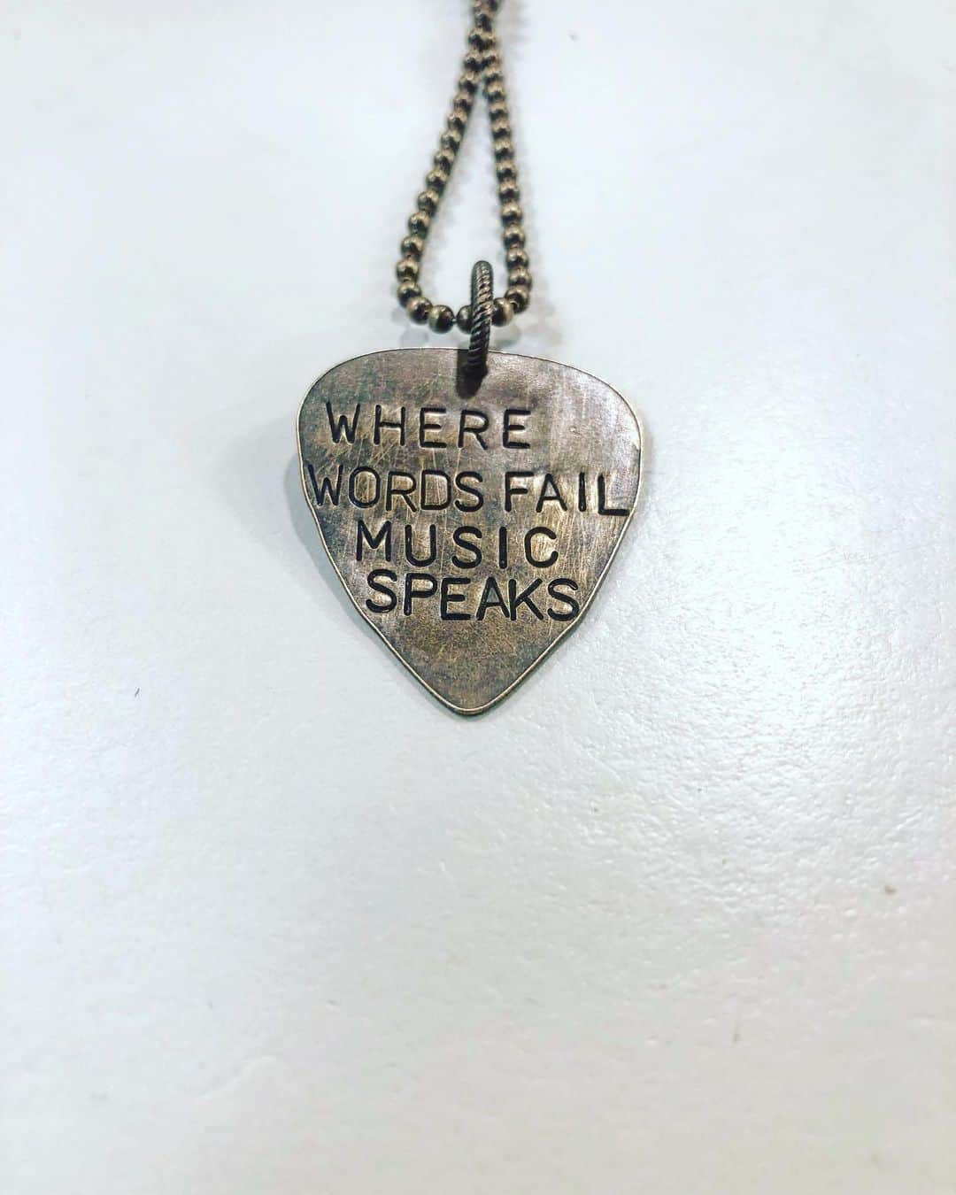 コリン・ドネルのインスタグラム：「A perfect gift/reminder from @pattimurin」