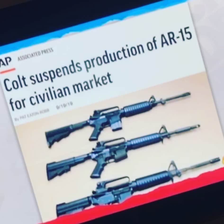 デブラ・メッシングさんのインスタグラム写真 - (デブラ・メッシングInstagram)「It HAPPENED!!!! The dam has BROKEN!! Oh thank you #Colt for hearing the cries of the families whose loved ones were massacred with an AR-15. We can go to sleep tonight knowing that Colt took the first step to a safer America. Thank you @shannonrwatts @everytown @momsdemand and every gun violence activist. This is because of you.」9月20日 11時48分 - therealdebramessing