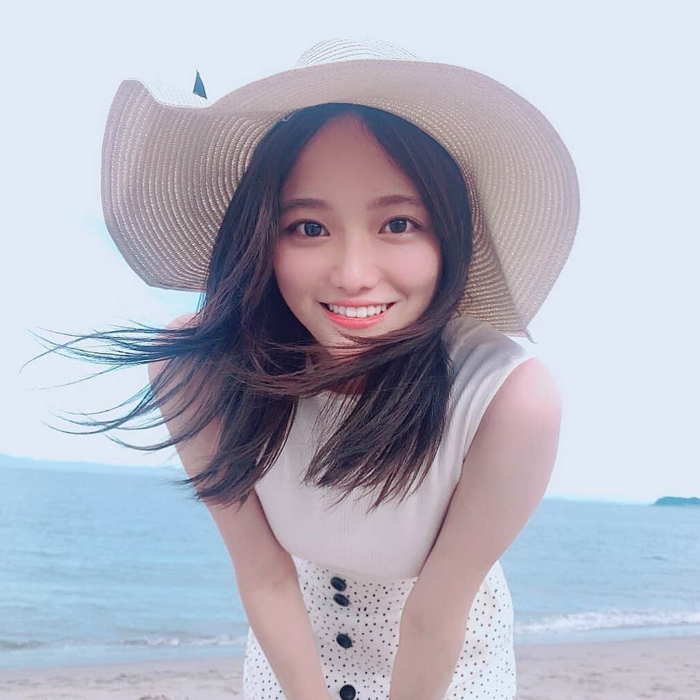 美女美容事情さんのインスタグラム写真 - (美女美容事情Instagram)「《夏の女の子👒》⁠⠀ *⁠⠀ リポストを使って、素敵な写真📷✨を投稿されてる方を紹介させて頂く⠀⠀⠀⁠⠀ 【💄美女美容事情💅】のコーナーです✨⁠⠀ *⠀⠀⠀⠀⠀⠀⁠⠀ いいねやコメント、フォローして応援してね❤︎🥰🎶⁣⁠⠀ *⠀⠀⠀⠀⠀⠀⁠⠀ 今回ご紹介させて頂きますのは❤︎⁠⠀ kotöne（琴音）さん< @koo1012 >の素敵なお写真📸⁠⠀ *⁠⠀ ⁠シンプルめの白を基調としたコーディネートが凄く可愛いですよね😍✨⠀ *⠀⁠⠀ kotöne（琴音）さんのアカウントには他にも素晴らしい投稿が沢山ありますので是非覗いてみてくださいね💁‍♀️💙⁠⠀ *⠀⁠⠀ kotöne（琴音）さん< @koo1012 >⁠⠀ 素敵な投稿ありがとうございました☺️📸✨⠀⠀⠀⠀⠀⠀⠀⁠⠀ △▼△▼△▼△▼△▼△▼△▼△▼△▼⠀⠀⠀⠀⠀⠀⠀⠀⠀⠀⠀⠀⠀⠀⠀⠀⠀⠀⠀⠀⠀⠀⠀⠀⠀⠀⠀⠀⠀⠀⠀⠀⁠⠀ ❤🧡💛「美女美容事情」💚💙💜⠀⠀⠀⠀⠀⠀⠀⠀⠀⠀⠀⠀⠀⠀⁠⠀ 👇掲載ご希望の方は👇⠀⠀⠀⠀⠀⠀⠀⠀⠀⠀⠀⠀⠀⠀⠀⁠⠀ @b_b_j.jタグ付けと🖤 # ビジョビ⠀🖤⠀⠀⠀⠀⠀⠀⠀⠀⠀⠀⠀⠀⠀⠀⁠⠀ をタグ付けお願いします✨⠀⠀⠀⠀⠀⠀⠀⠀⠀⠀⠀⠀⠀⠀⠀⁠⠀ ――――――――――――――――⠀⠀⠀⠀⠀⠀⠀⠀⠀⠀⠀⠀⠀⠀⠀⠀⠀⠀⠀⠀⠀⠀⁠⠀ ～姉妹アカウントのご紹介～⠀⠀⠀⠀⠀⠀⠀⠀⠀⠀⠀⠀⠀⠀⠀⠀⠀⠀⠀⠀⠀⠀⠀⠀⠀⠀⁠⠀ ◇美容情報を紹介している«美女美容事情～Beauty～»⠀⠀⠀⠀⠀⠀⠀⠀⠀⠀⠀⠀⠀⠀⠀⠀⠀⠀⠀⠀⠀⠀⠀⠀⠀⁠⠀ ( @b_b_j.j_b )⠀⠀⠀⠀⠀⠀⠀⠀⠀⠀⠀⠀⠀⠀⠀⠀⠀⠀⠀⠀⠀⠀⠀⠀⠀⠀⁠⠀ ◇美しい旅スポット紹介をしている«美 spot»⠀⠀⠀⠀⠀⠀⠀⠀⠀⠀⠀⠀⠀⠀⠀⠀⠀⠀⠀⠀⠀⠀⠀⠀⁠⠀ ( @b__spo )⠀⁠⠀ ⁠⠀ よかったらこちらも覗いてみてね✨⁠⠀ ――――――――――――――――⠀ #ドライブ #ファッション ⠀ #beauty⠀⠀⠀⠀⠀⠀⠀⠀ #お出かけコーデ ⠀ #ファッション好き #アクティブ ⠀⠀ #夏コーデ #キャンプコーデ ⠀⠀⠀⠀ #ストローハット #女子力アップ⠀⠀⠀⠀⠀ #カジュアルファッション #シャツコーデ ⠀⠀ #女子力 #女子力向上⠀⠀⠀⠀⠀⠀ #夏 #青空 ⠀⠀⠀⠀⠀⠀ #naturalbeauty #makeup⠀⠀ #麦わら帽子 #畑 ⠀ #カメラ女子 #カメラ⠀ #ファインダー ⠀ #japanese #japanesegirl ⠀」9月20日 11時53分 - b_b_j.j