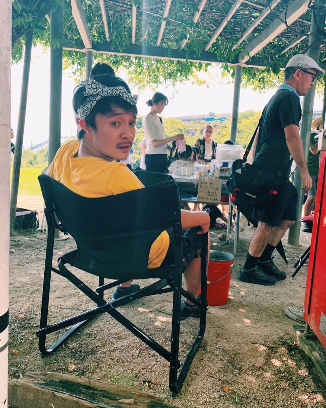 水川あさみのインスタグラム：「第32回東京国際映画祭で主要部門の中で映画祭の顔となるコンペティション部門にて『喜劇 愛妻物語』の出品が決定しました。  やったね監督👏うれしいね岳くん☺️ 写真は撮影時のクソみたいなダメダメにだらしないけど憎めない旦那。 沢山の人に観てもらえますように。 #喜劇愛妻物語」