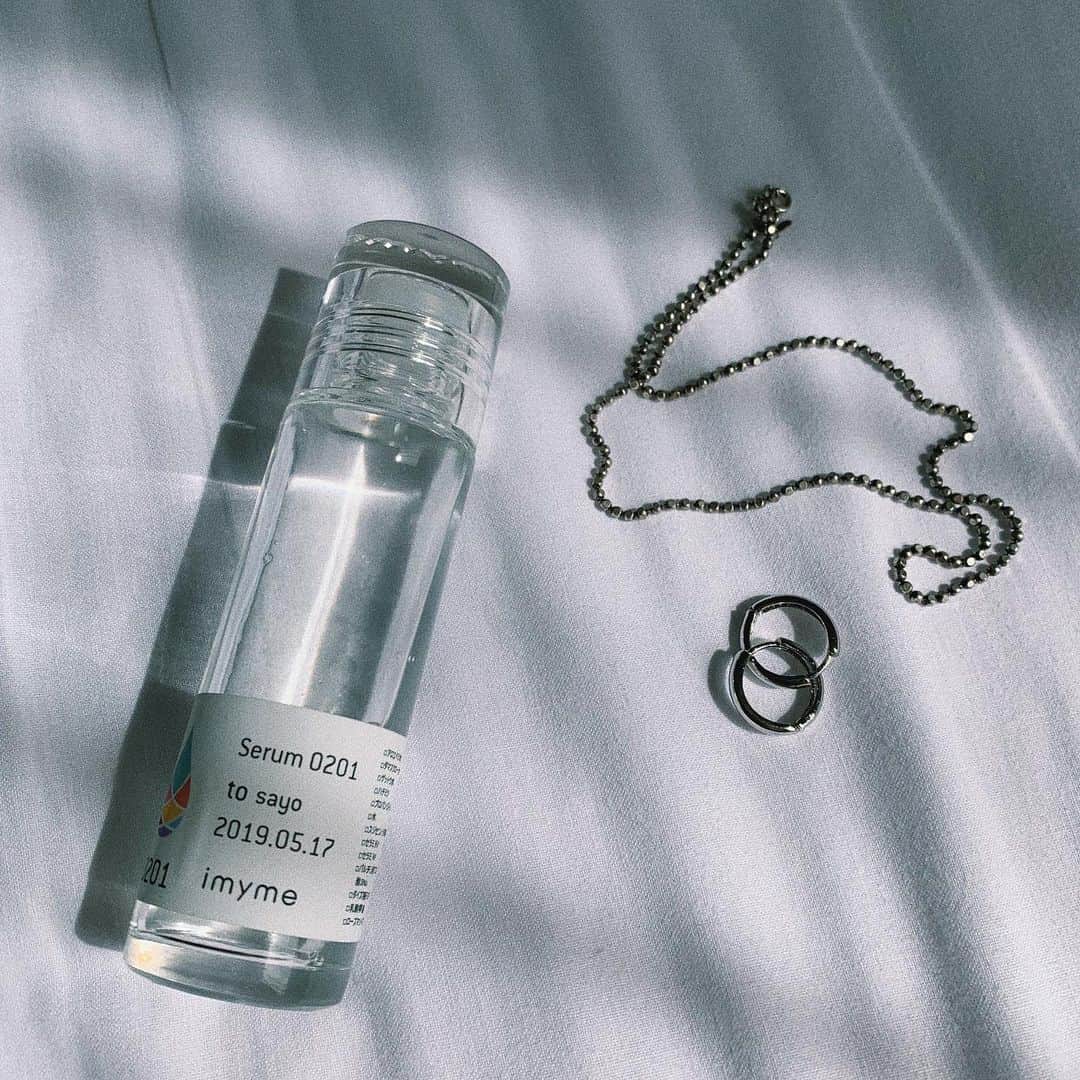 sayocoのインスタグラム：「my serum💦💞 ・ 自分の肌に合わせて作ってもらった化粧水。 使い始めてから肌のトラブルがほとんどなくなって嬉しい🥺💖 (PRじゃなくリアルな感想。笑) ・ ・ @imyme_cosme  #imyme#myserum#化粧水#脱肌トラブル」