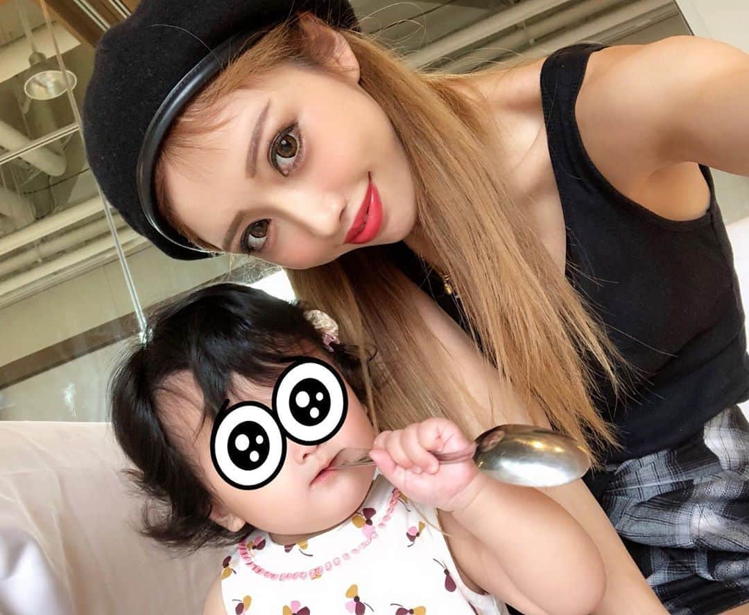 MARIEさんのインスタグラム写真 - (MARIEInstagram)「みなとみらいデート👱🏼‍♀️👶🏼 アンパンマンミュージアムとミキハウスのファミセ行ってきた🍼💕 産後ハゲが伸びてきて一種の前髪みたいになってきてる🙃 よく育児ストレスとか感じられないよね、って言われるけど、全然ないよー！！毎日楽しいよ😋🍭 #新米ママ #プレママ #マタニティ #育児 #妊娠 #ママリ #女の子ママ #赤ちゃん #ママ友 #主婦 #赤ちゃんのいる生活  #mama #instagood」9月20日 13時29分 - marie_mimura