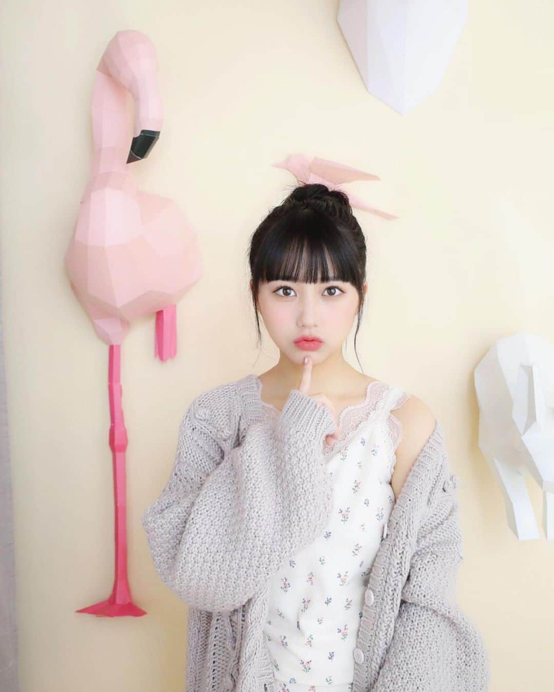 田中美久さんのインスタグラム写真 - (田中美久Instagram)「💓💓😽. . . . . #HKT48 #生写真 #ふわふわ #部屋着 #好きですか？さてさて皆さんおやすみなさい🌙」9月21日 0時26分 - mikumonmon_48