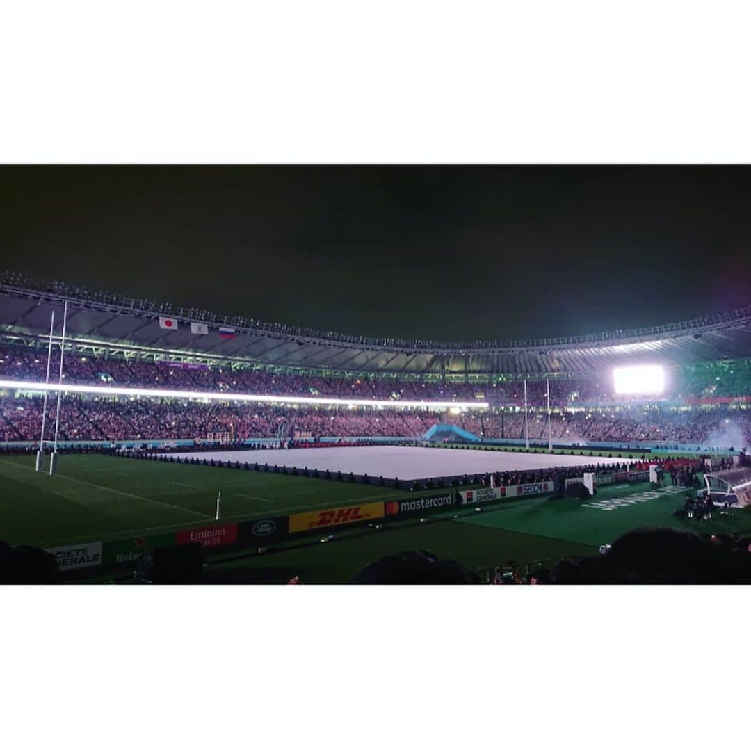 山崎紘菜さんのインスタグラム写真 - (山崎紘菜Instagram)「. Will never forget tonight. #RWC2019 #tokyo . #リッチーマコウ選手が #優勝カップを置く姿に震えました #開幕式で涙腺が崩壊した #忘れられない夜 #ラグビーワールドカップ開幕」9月21日 0時36分 - hirona_yamazaki
