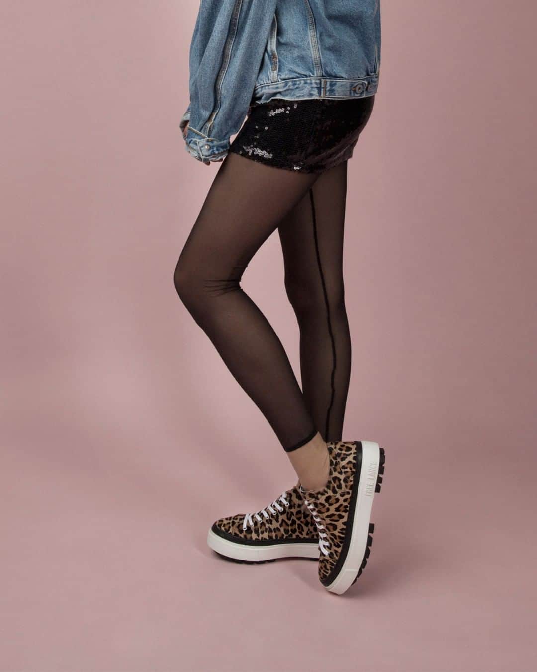 のインスタグラム：「Les baskets NAKANO en cuir effet poney imprimé léopard sont déjà un modèle culte de la marque Free Lance.⁣ ⁣ NAKANO sneakers in animal printed pony style leather are already "it" shoes. ⁣ ⁣ #FreeLanceparis #FreeLanceshoes #nakanosneakers #sneakers #fashiongram #fallwintercollection」