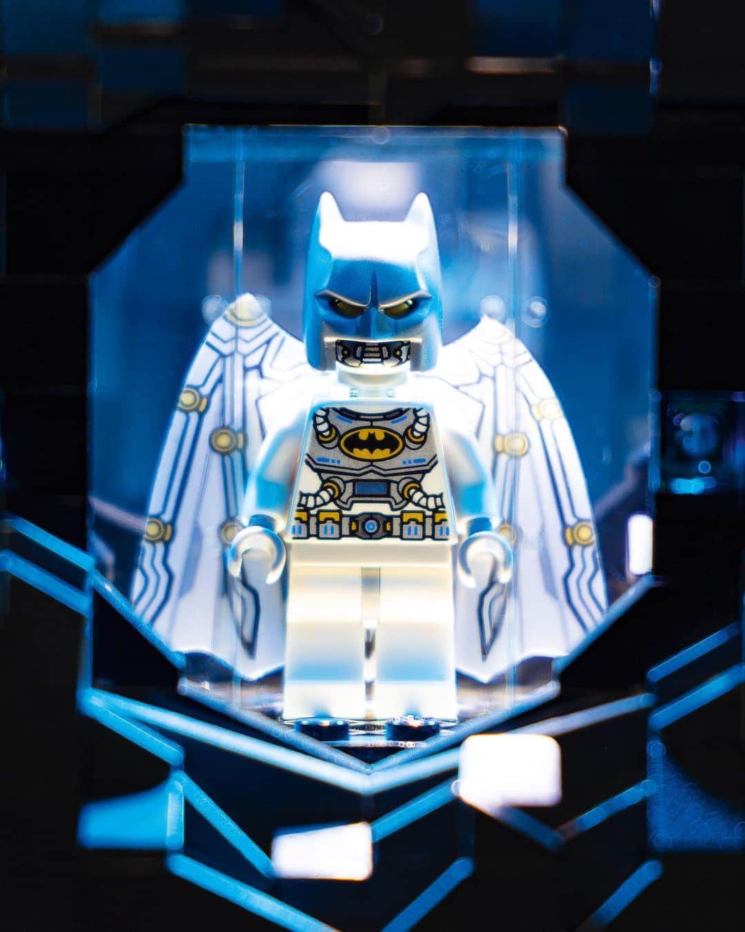 LEGOさんのインスタグラム写真 - (LEGOInstagram)「So many amazing Batsuits to chose from! Which would you pick? #LEGOBatman #BatmanDay #LongLiveTheBat #Batman80」9月21日 1時02分 - lego