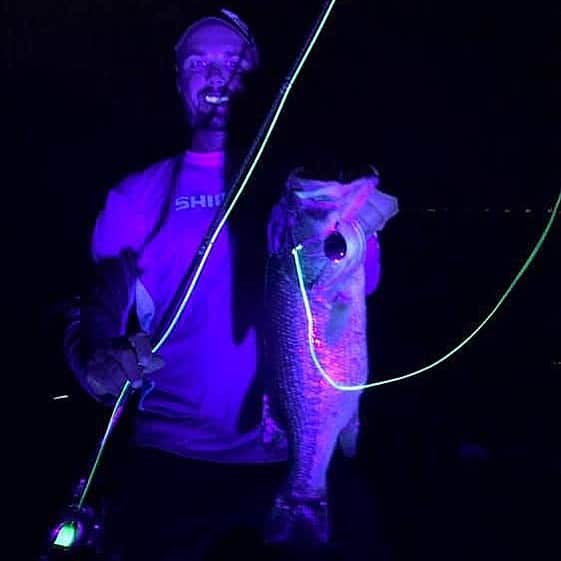 シマノ｜Fishingさんのインスタグラム写真 - (シマノ｜FishingInstagram)「FLW angler @alexdavisfishing loves PowerPro Moon Shine for night fishing!  Fish with stealth and silence as this glows-under-blacklight braid helps you see every bite! 🎣  #PowerPro  PowerPro.com」9月21日 1時12分 - fish_shimano_north_america