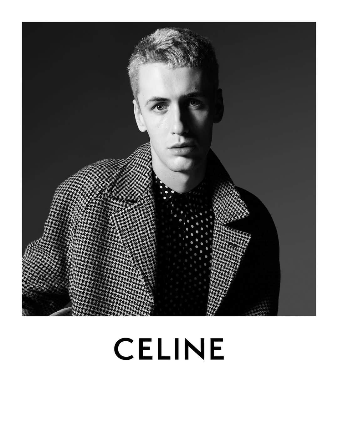Celineさんのインスタグラム写真 - (CelineInstagram)「CELINE PORTRAIT PORTRAIT OF A PERFORMER  LOUIS FROM THE GOON SAX PHOTOGRAPHED BY @HEDISLIMANE IN JUNE 2019 ⠀⠀⠀⠀⠀⠀ #CELINEBYHEDISLIMANE #CELINEPORTRAIT」9月21日 1時19分 - celine