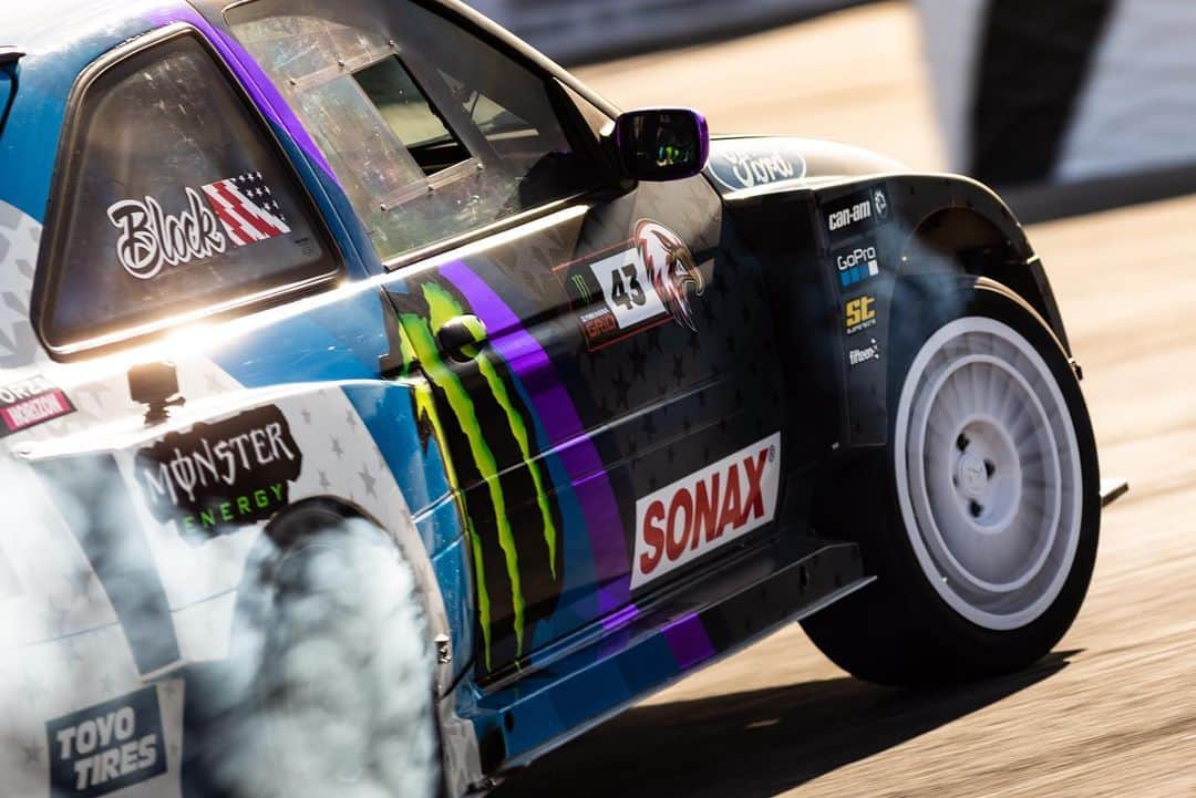 ケン・ブロックさんのインスタグラム写真 - (ケン・ブロックInstagram)「This week’s episode on my YouTube channel (link in my bio) is all about this year’s Gymkhana GRID event in Warsaw, Poland - put on by @MonsterEnergy. Go and watch to see the action from this gallery of my Ford Escort RS Cossie V2 in motion! 📸: @mchphotocz & @danfegent #GymkhanaGRID #BlockEscortCossieV2 #CossieWorldTour」9月21日 1時34分 - kblock43