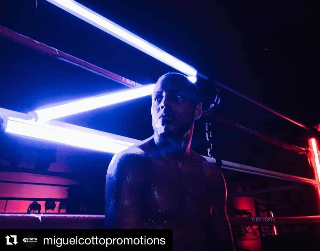 ミゲール・コットのインスタグラム：「#Repost @miguelcottopromotions ・・・ ❗Uno comienza con el sueño de ser campeón mundial❗Y el próximo 5 de Oct. en el #WBOChampionTournament @danielitozorrilla da otro paso sólido en busca de esa meta al disputar el cetro regional de la @worldboxingorg  Consigue tu boleto 🎟🎫 @ticketpluspr  @realmiguelacotto @goldenboy @miguelcottopromotions Gracias a 📸@hecsantos17 y @ariel__ferrer」