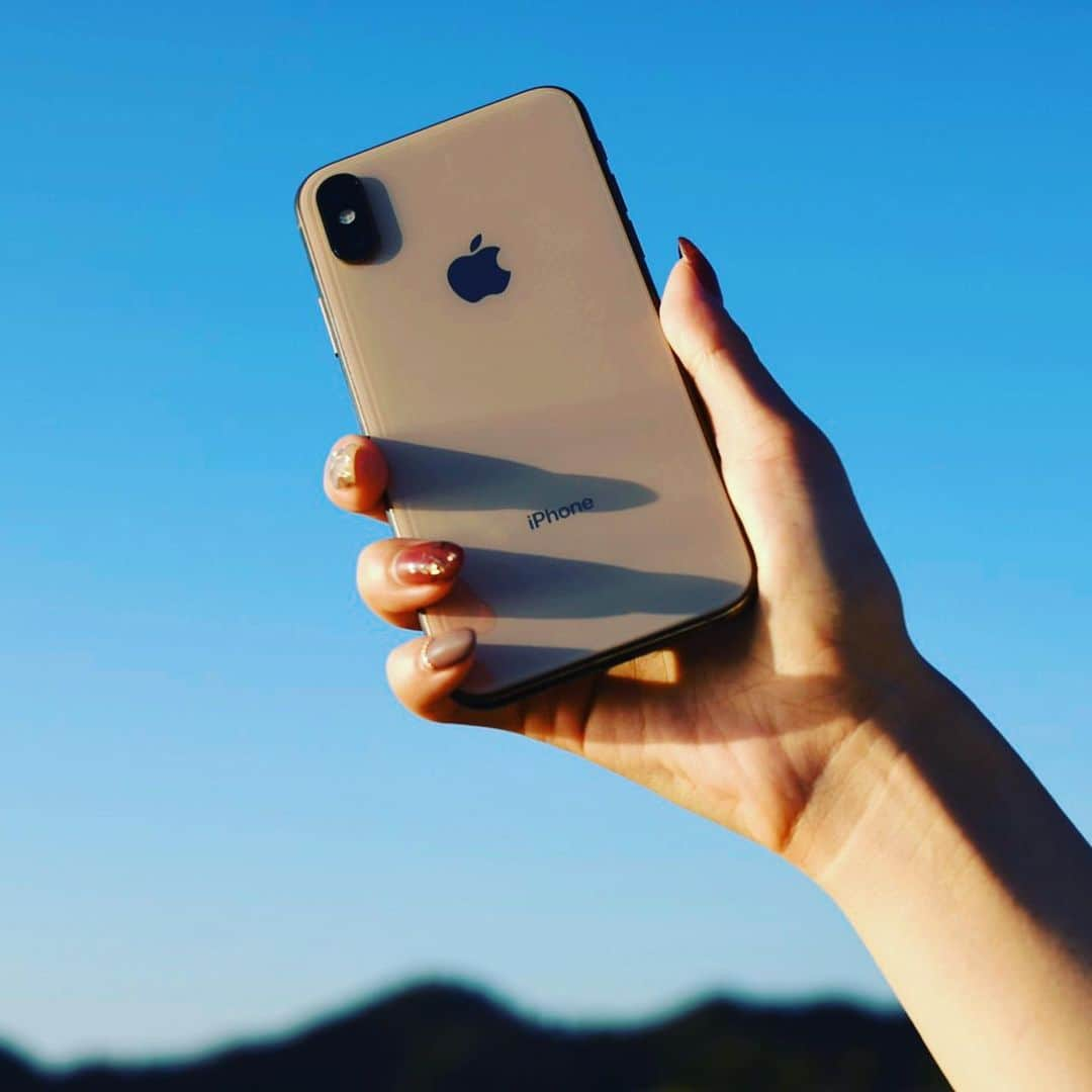 藤澤友千菜さんのインスタグラム写真 - (藤澤友千菜Instagram)「iPhone11が発売した中 iPhoneXsにした私w 携帯変える度に 今までデータ移行もできず LINEもトーク全部消えていたのですがー!!!!!! 今回は @juni_kichi  に全部やってもらったので、LINEトークもそのまんま、 アプリもそのまんま、 写真とかも全部そのまんまでビックリ!! 🥺🙏✨✨✨ めちゃくちゃ楽ちんでした.•*¨*•.¸¸♬ トンチンカンなあたしには有難い← 携帯変えたい方❁︎相談したい方は @juni_kichi  全国Ｎｏ．1 の成績みたい🤭✨✨✨ 頼りになるよー!! .•*¨*•.¸¸♬.•*¨*•.¸¸♬.•*¨*•.¸¸♬ #携帯 #携帯代節約 #携帯変える #データ移行 #データ移行楽ちん  #ありがとう (*Ü*)ﾉ" #撮影 #モデル #iPhoneXs #犬 #犬撮影 #フォロミー #followme #instagood #fashion #japanesegirl #model #藤澤友千菜」9月20日 17時05分 - yuchina1207