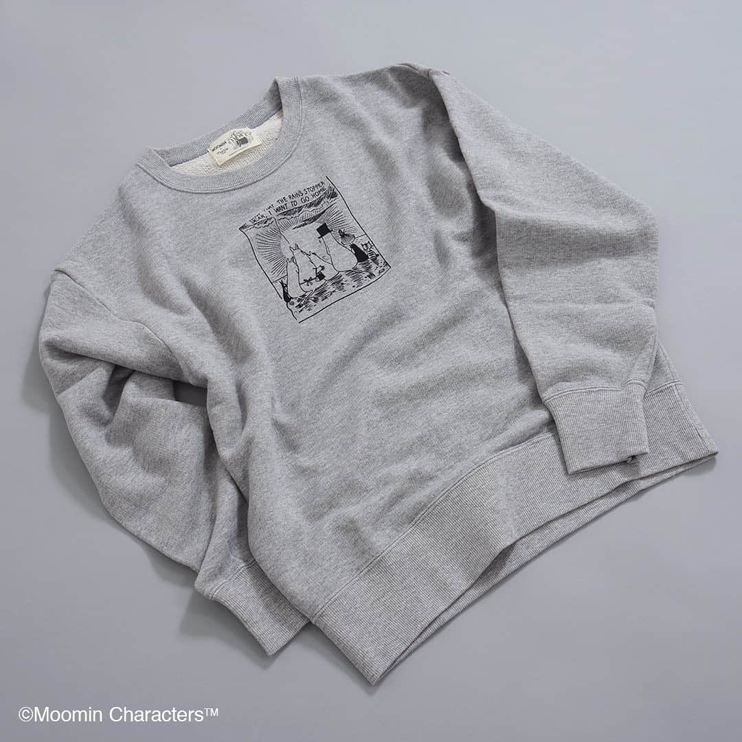 marbleSUD(マーブルシュッド) のインスタグラム：「秋の装いはスウェットから。絶妙なサイズ感が人気のmarble SUDオリジナルスウェット。柄違い、色違いでリピートされるお客さまも大勢いらっしゃいます。プリント、刺繍、ムーミンコラボと3タイプ展開です。 ・ #marblesud #マーブルシュッド #スウェット #スウェットコーデ #ファッション #コーデ #ムーミン #moomin #おとなかわいい #大人カジュアル」