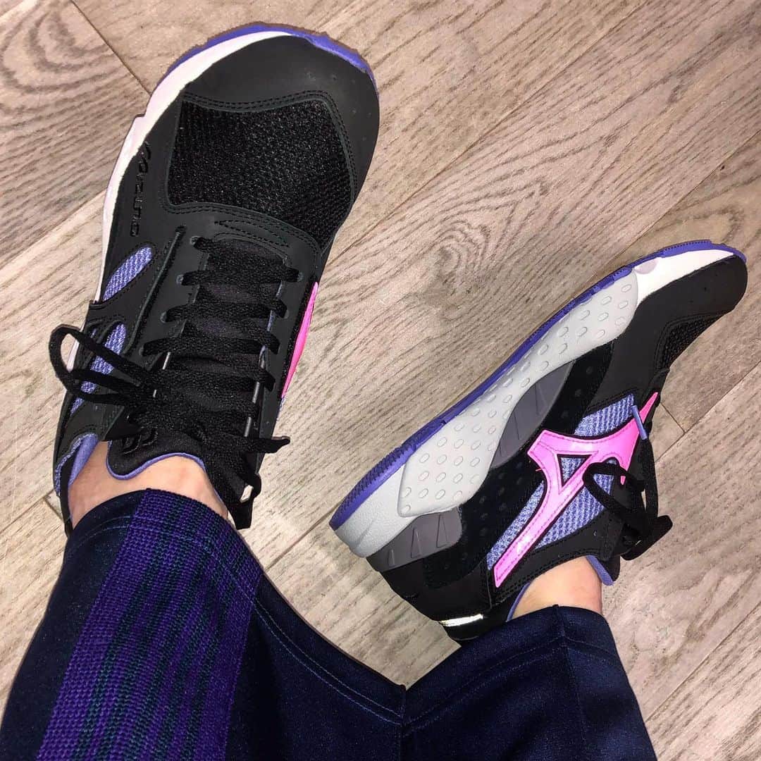 小川哲史のインスタグラム：「大好きな配色📸  #mizuno  #mitasneakers」