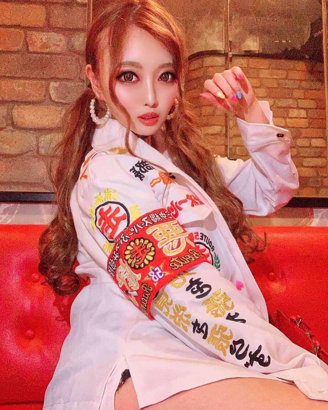 のインスタグラム：「. 厨二病なので不良になりました卍 . #okinawa #卍 #夜露死苦」