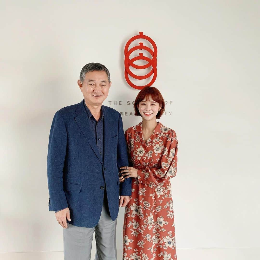 イム・ジヒョンさんのインスタグラム写真 - (イム・ジヒョンInstagram)「오랜 경험속에서 꺼내어 주시는 소중한 조언들과 감사한 말씀 오늘도 깊이 새기고 갑니다. 늘 감사하고 존경하는 이경수 회장님과🙏🏻✨」9月20日 17時34分 - imvely_jihyun