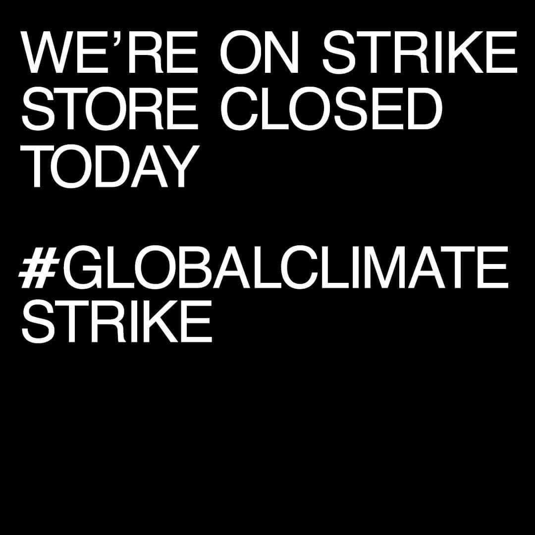 エルエヌシーシーさんのインスタグラム写真 - (エルエヌシーシーInstagram)「OUT OF OFFICE: LN-CC head office and store are closed today. All staff will be joining the #GlobalClimateStrike. #lnccconscious #FridaysForFuture #ClimateStrike #ActNow」9月20日 17時51分 - thelncc