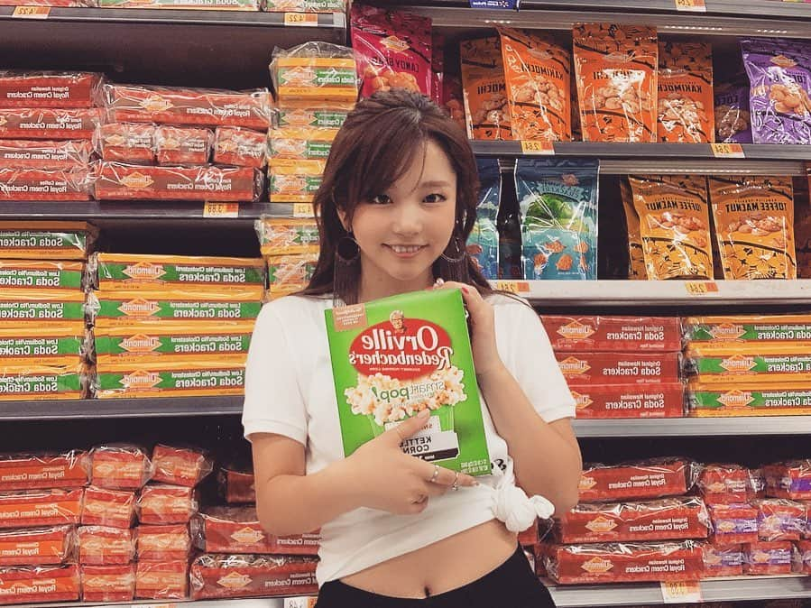 かのあい。さんのインスタグラム写真 - (かのあい。Instagram)「最近チョコレートが止まらない🤤❤️ 食べてばっか！笑 でも、セルライトを作る食べ物やねんて。。 . . #l4l #likeforlike #instagood #instalike #instapic #instadaily #ootd #happy #love #photo #picture #pic #nice #girl #style #me #japanesegirl #fashion #海外 #海外旅行 #ハワイ #hawaii #hawaiilife」9月20日 17時48分 - _aiai.com_