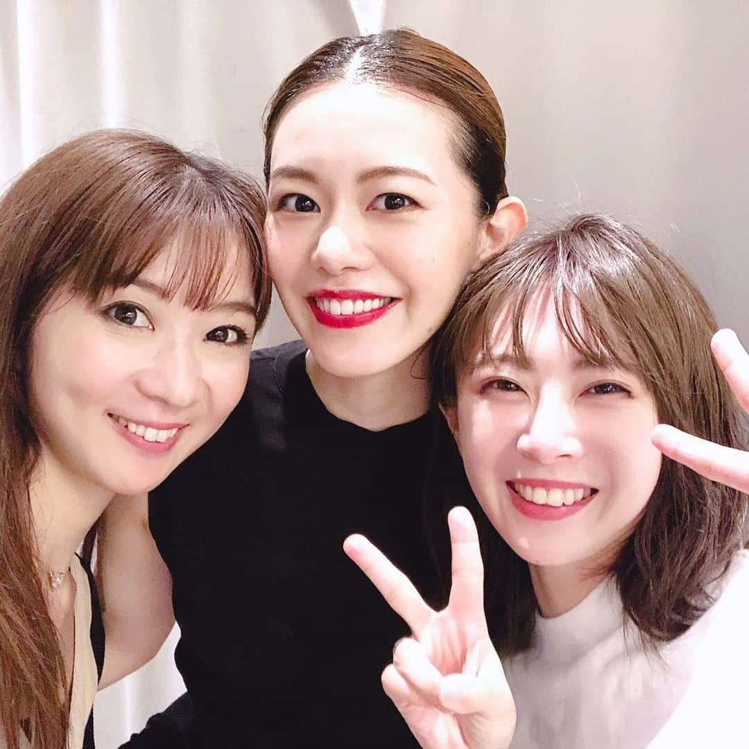 宇月颯さんのインスタグラム写真 - (宇月颯Instagram)「．﻿ ．﻿ お知らせです♡ᵕ̈*﻿ ﻿ 2020年のカレンダーが発売される事になりました!!﻿ ﻿ 今回、衣装は全て自前で、スタジオとロケと両方で撮影しました！！﻿ ヘアメイクは宝塚の後輩のチッチちゃん✨﻿ 今はヘアメイクの道を進んでいるチッチちゃん！！﻿ 私の思いを汲み取ってくれて、全て完璧に、いや、それ以上に仕上げてくれました(๑ᵒ̴̶̷͈᷄ᗨᵒ̴̶̷͈᷅)✧﻿ カメラマンさんとも初めましてでしたが、色々なアングルを見つけてくださり‪楽しい撮影でした♡﻿ #cool #elegant #natural #smile #beauty…﻿ と色々な面を見ていただきたいと思います✨﻿ ﻿ 日々感じる事、今の自分を表現したいなと思い、﻿ そして2020年が皆様にとって素敵な年になるよう願いを込めて撮影に挑みました(๑˃̵ᴗ˂̵)و﻿ 是非沢山の方に見て頂けたら嬉しいです♡ᵕ̈*﻿ 自分でも仕上がりが楽しみ(笑)﻿ どうぞ宜しくお願いします❤️﻿ ﻿ そして、今回、色々なカットを撮っていただいたのですが、カレンダーで使われるのはその中の数枚だけなので、別の形で見ていただけるよう、ファンクラブで考えているところです！！﻿ お待ちくださいませ♡﻿ ﻿ ファンクラブの会員様以外の方にも、沢山の方に見て頂きたいですっ✧*｡٩(ˊᗜˋ*)و✧*｡﻿ こちらまで、お問い合わせをメールいただけましたら、まずはこちらからご連絡いたします◡̈⃝︎﻿ ⤵︎⤵︎⤵︎⤵︎⤵︎⤵︎⤵︎⤵︎⤵︎⤵︎⤵︎⤵︎⤵︎⤵︎﻿ ﻿ お問い合わせ先﻿ 【宇月颯オフィシャルファンクラブ】﻿ uzukihayate.official.fc@gmail.com﻿ ﻿ 24時間以内に返信致しますので、一日経っても返信が無い場合は、上記アドレスから受け取れるよう迷惑メール設定を調整してから再度送信をお願い致します。﻿ 迷惑メールフォルダもご確認くださいませ。﻿ ﻿ #2020 年#カレンダー#発売#撮影﻿ #宇月颯#オフィシャルファンクラブ#junction﻿ #ファッション#fashion#ヘアメイク#hair#make﻿ #チッチメイク#カメラマン#setanisousi﻿ #ファンの皆さま#いつもありがとうございます﻿ #よろしくお願いします#とし#TOSHI﻿ #カレンダー撮影を見たいと言って来てくれて1日サポートしてくれた #風凛水花#おひー#感謝﻿ ﻿ ﻿ ﻿」9月20日 17時51分 - hayate_uzuki_official