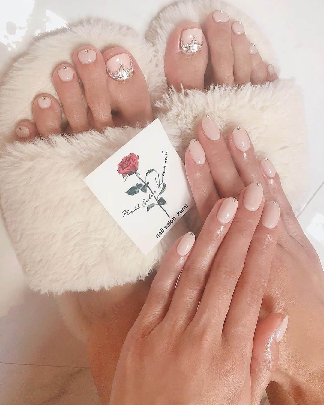 里海さんのインスタグラム写真 - (里海Instagram)「可愛くしてもらいました💅 @nailsalon.kurni.ebisu 💋 ありがとうございます❤️」9月20日 17時54分 - satoumi0330