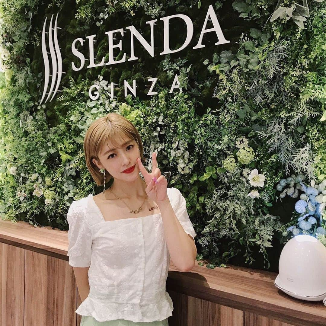 夏焼雅さんのインスタグラム写真 - (夏焼雅Instagram)「@slendaginza_official では自分に合う方法でエステをしてくれます♪﻿ むくみが取れるのでとってもスッキリしますよ〜◡̈﻿ ﻿ #みやフク﻿ tops: @mimiclilic_official ﻿ コットン素材だから着心地良くてお気に入り🙋🏼‍♀️💞﻿ ﻿ #slendaginza #スレンダ銀座 #エステ #ダイエット #遺伝子検査 #セルライト﻿#美容 #肌ケア #美肌 #女子力向上委員会 #女子力アップ #美肌レシピ﻿」9月20日 17時55分 - miyaaa0825