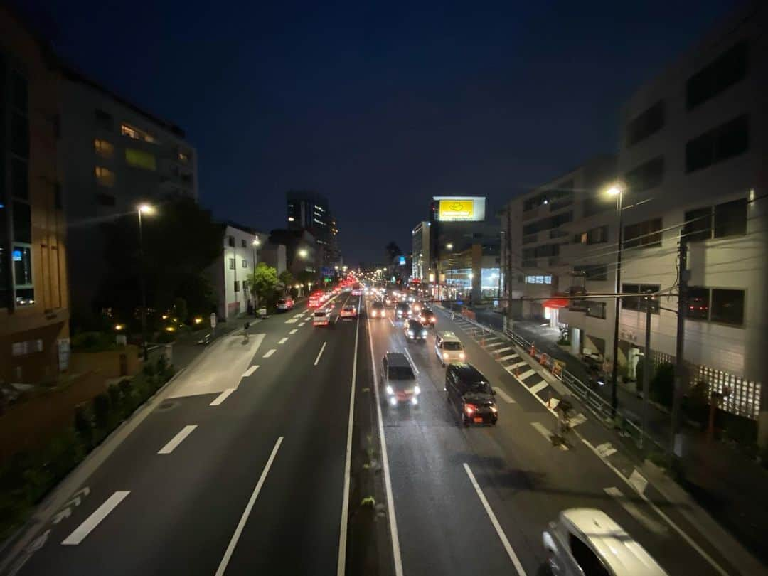 浅田信一さんのインスタグラム写真 - (浅田信一Instagram)「🏃‍♂️🏃‍♂️🏃‍♂️ 宵の口ジョグ🌉 いつものコースを5.5km🎽 素敵な週末を🤞  #iPhone11pro #環七」9月20日 18時13分 - asada_shinichi