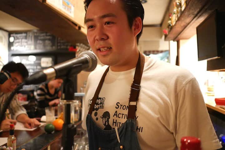福岡グルメ 福岡ランチ「デビログ」さんのインスタグラム写真 - (福岡グルメ 福岡ランチ「デビログ」Instagram)「本日、LOVE FM (76.1MHz) 毎週金曜日18:25～「デビ×ユリの飲みにいきたい金曜日 ”ノミキン” 」で紹介したのは、平尾にある『ラ シゴーニュ』というお店です。 ここはフランスのアルザス地方の料理のお店なんですが、朝4時まで営業していて2軒目、3軒目でちょっとだけ飲んで帰りたいという時にも重宝するお店なんです🙆‍♂️ 今回紹介した料理は「#フォアグラのテリーヌ 」800円・税別です。 これをエピス(スパイス)を練り込んだパンにのせて、ハチミツをかけていただくのですが、濃厚でとろける～😋👌 これは間違いなく#メーカーズマークハイボール に合うねぇ👌 番組を聞き逃した方はデビログで聴けますよ❗️ . メニュー、他pic、内観などは「デビログ」に掲載しています。 サイトを見る場合はブラウザで「デビログ」で検索👉 . #ラシゴーニュ  #Lacigogne #福岡市中央区平尾 3-5-2 090-3195-4520 火～土 18:00～4:00 (3:00 LO) 日 12:00～15:00 18:00～4:00 (3:00 LO) 基本的に月曜日定休 その他の休みについてはFacebook かInstagramで要確認のこと。 . ♦️福岡グルメ 福岡ランチを検索できるブログ は「デビログ」で検索👉 ♦️マニアックな情報や本当に美味しいお店情報なら「もっとデビログ」で検索👉 . #平尾グルメ #平尾ビストロ #LOVEFM #ノミキン #メーカーズマーク #makersMark #福岡 #博多 #fukuokapics #fukuoka #fukuokacity #hakata #fukuokarestaurant #fukuokagourmet #IGersJP #ig_japan #福岡飲食店 #福岡グルメ #福岡ランチ #福岡ごはん #福岡ご飯 #食べログ福岡 #福岡飯 #福岡食べ歩き」9月20日 18時27分 - devi_takahashi