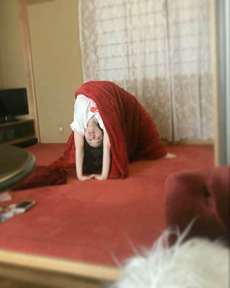 松浦景子さんのインスタグラム写真 - (松浦景子Instagram)「床から生えてきた女  #朝伸びしたらこんなことなってた」9月20日 18時46分 - pinkpinks13