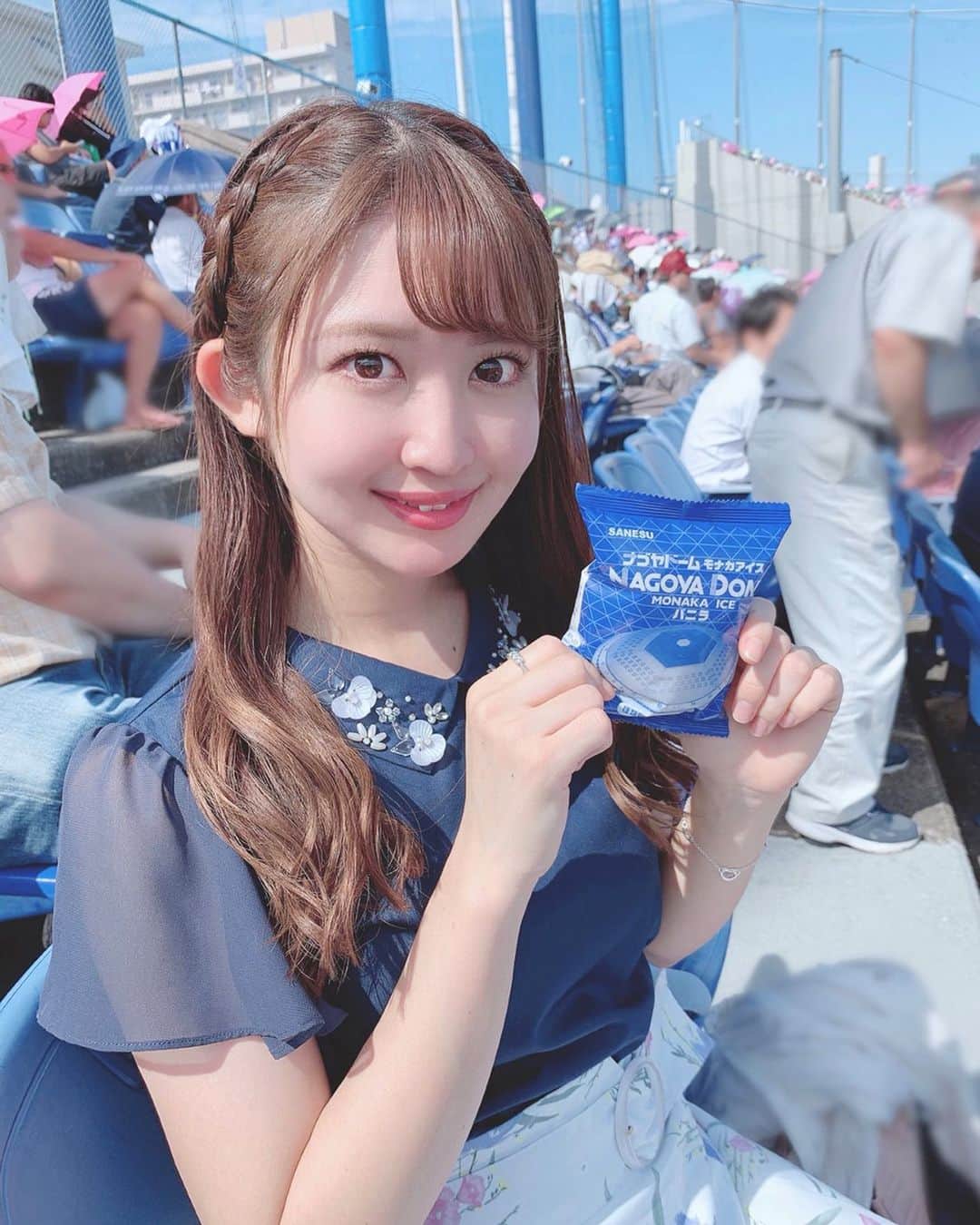 のインスタグラム：「♡ . ナゴヤ球場最終戦！！ どらほー⚾️🌸 . 根尾選手10試合連続安打！！ すごいです🥺🥺🥺💕💕 . . あと今日沢山の方が声を掛けて下さって ドラ・ナビ観てます！！って言って頂けて すごく嬉しかったです😢✨ ありがとうございます☺️💓💓 . たまに質問頂きますが、 全然気軽に声掛けて下さい🌟 こんな私に嬉しいです🙇🏻‍♀️💕💕 . . ナゴヤドームモナカアイス好き🍦❤️笑 . #dragons #dranavi #dranavicat #starcat #nagoya #baseball #apuweiserriche #willselection #ootd #coordinate #fashion #instafashion #instagood #instagramjapan #japanesegirl #girls #中日ドラゴンズ #ドラゴンズ #中日 #ウエスタンリーグ #ナゴヤ球場 #キャットチャンネル #スターキャット #さわー野球 #沢井里奈」