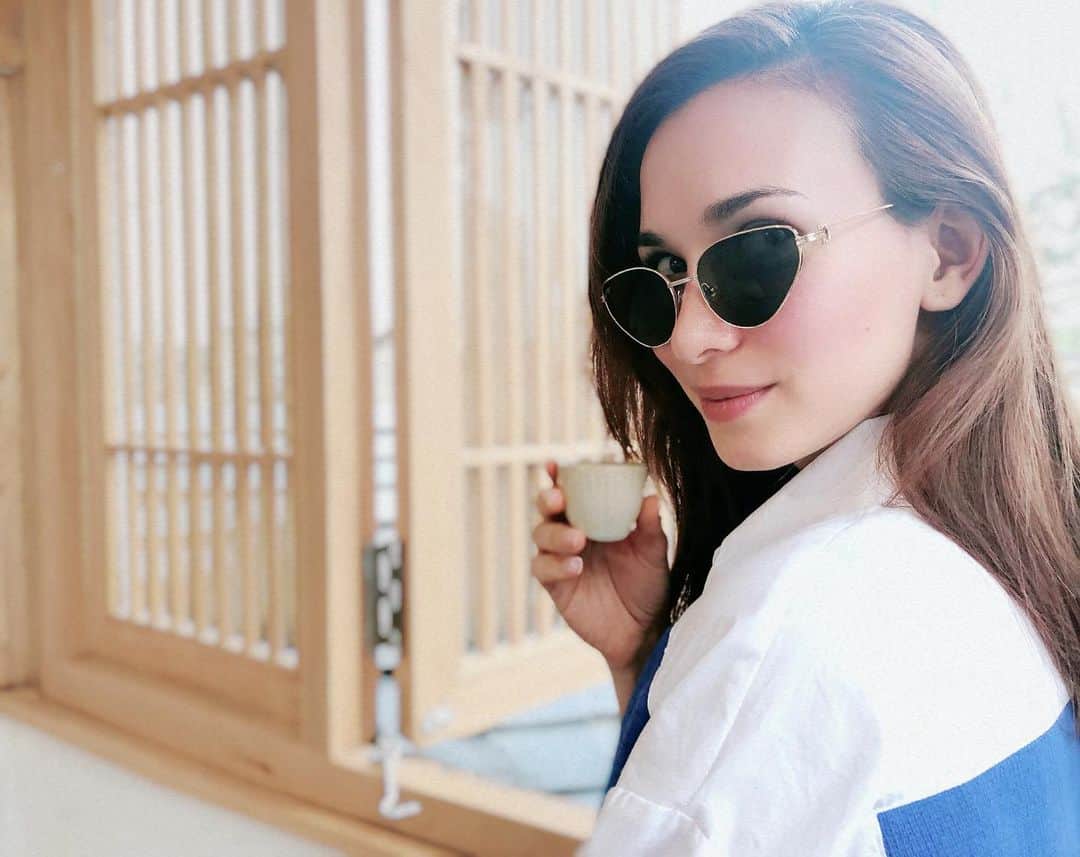 セリーナ・ジェイドのインスタグラム：「Are you a coffee or tea person? #teaforme」