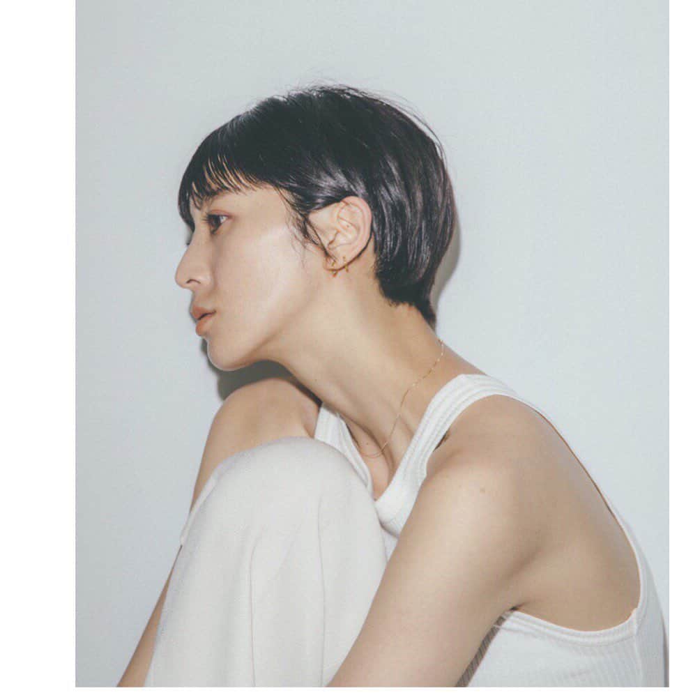 吉田怜香さんのインスタグラム写真 吉田怜香instagram 今回の本 1冊めから5年ぶりになる スタイルブックです このご時世に 改めてのスタイルブック へへ みんなからもらった質問を読んでたら やっぱり服もヘアメイクも インテリアも仕事についても