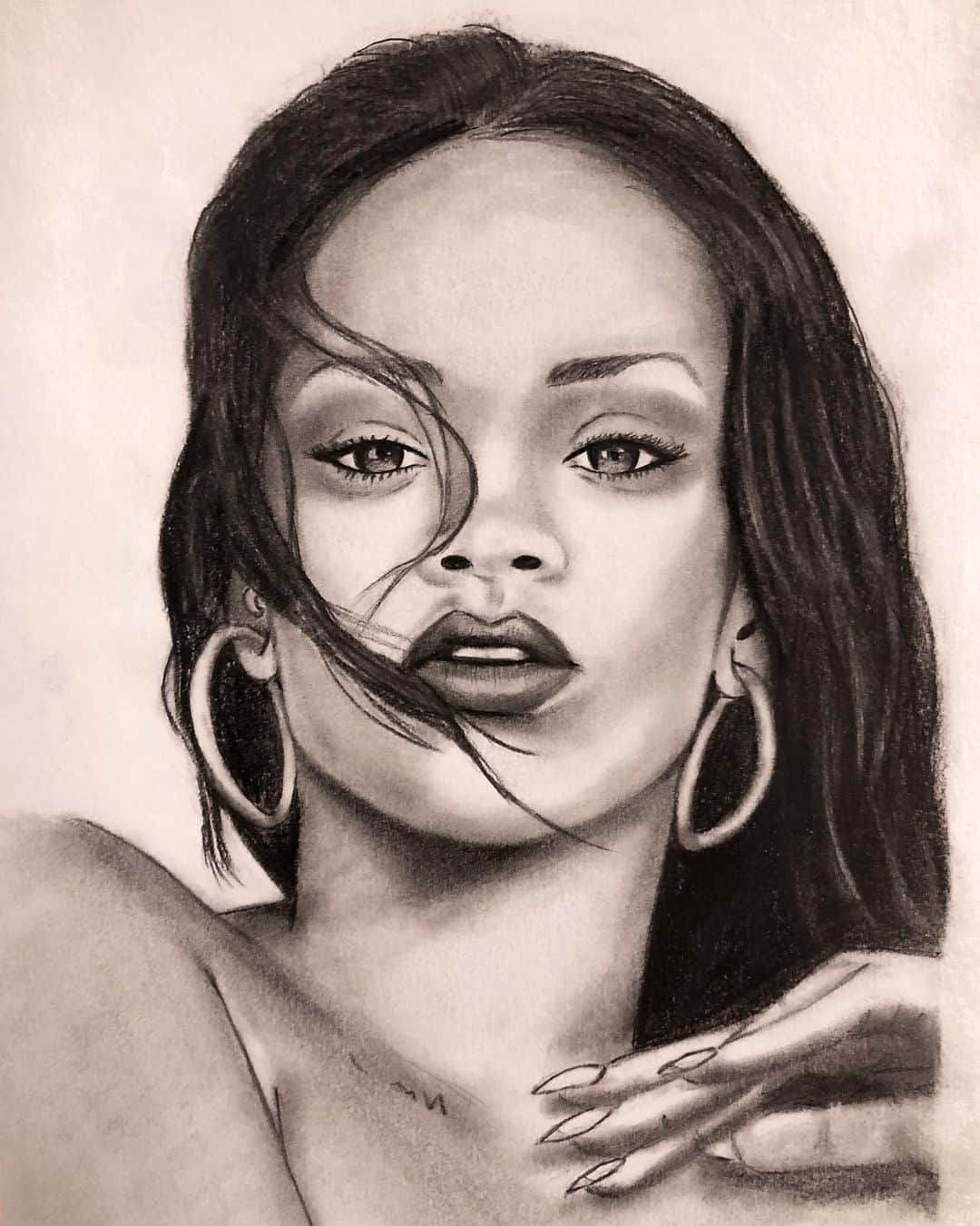 鈴木貴之のインスタグラム：「Drawing RiRi___✍🏻🖤🌹﻿ #rihanna #sketch  #drew #drawing #pencil #pen #artwork_suzu﻿ @badgalriri  @fenty  @fentybeauty  @savagexfenty」