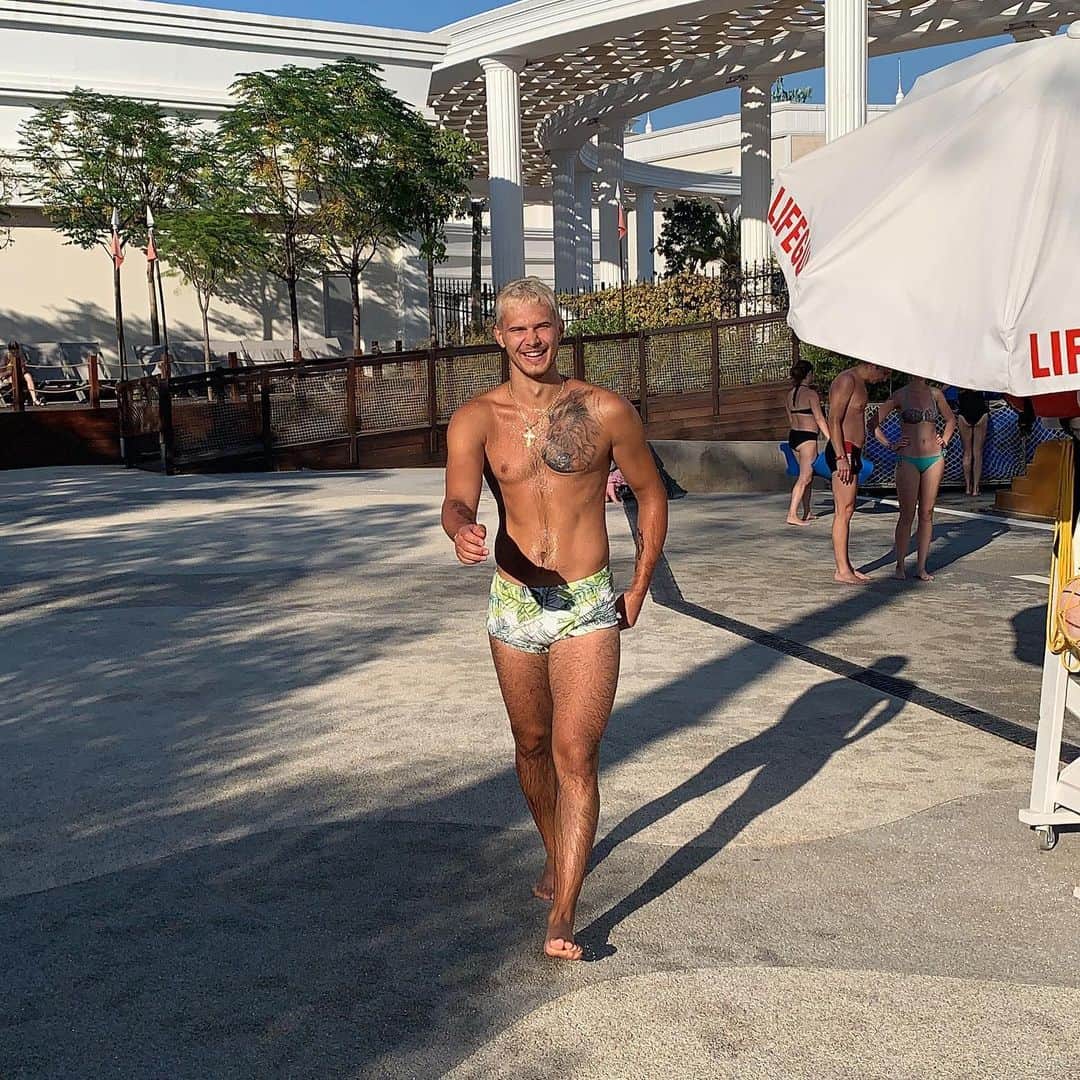 エゴール・ザクロエフのインスタグラム：「Все что нужно знать о Land of Legend!😄😄😄#turkey #antalya #2019#landoflegends」