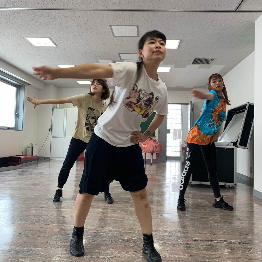 のインスタグラム：「早起きして夕方まで稽古稽古の毎日。 去年は2日に1回くらいの稽古予定で全員集まった日が本番のみ💦だったから、今年は夢のよう。 一緒に頑張ってくれる人と成長していきたいし、大阪から通ってくれてる子もいて、、そのパワーに気合いが入る。 #まだまだ青春真っ只中」