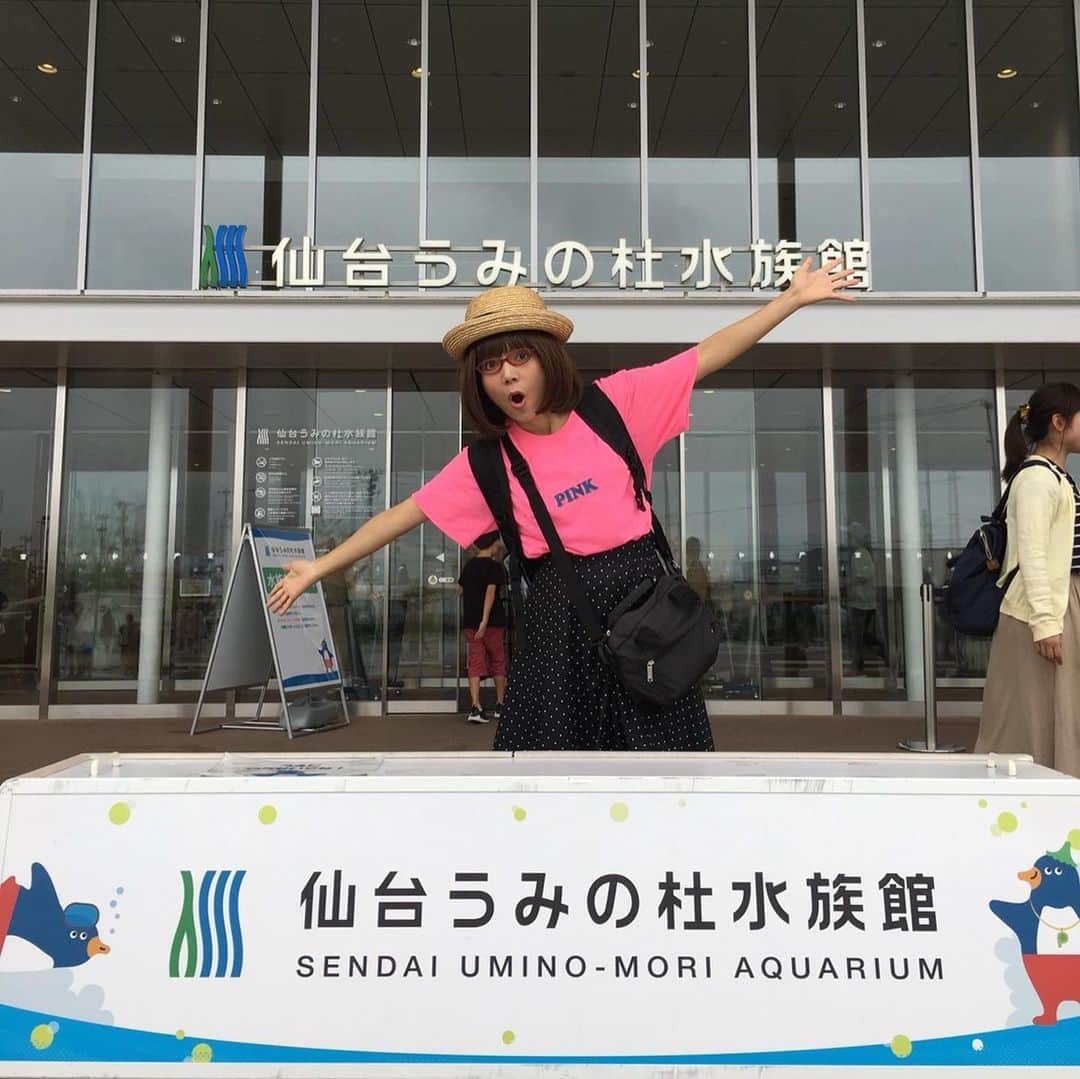 木部さんさんのインスタグラム写真 - (木部さんInstagram)「答えは水族館でした〜！！！🐠 . . 雨が降っていたので屋内施設でエンジョイしました！🐬✨ . . . . #水族館 #海のお友達 #仙台うみの杜水族館 #エイ #ペンギン #aquarium #海の生き物 #楽しかったな #seafriends #sendaiuminomoriaquarium #ray #penguin」9月20日 20時05分 - kibe_dayo