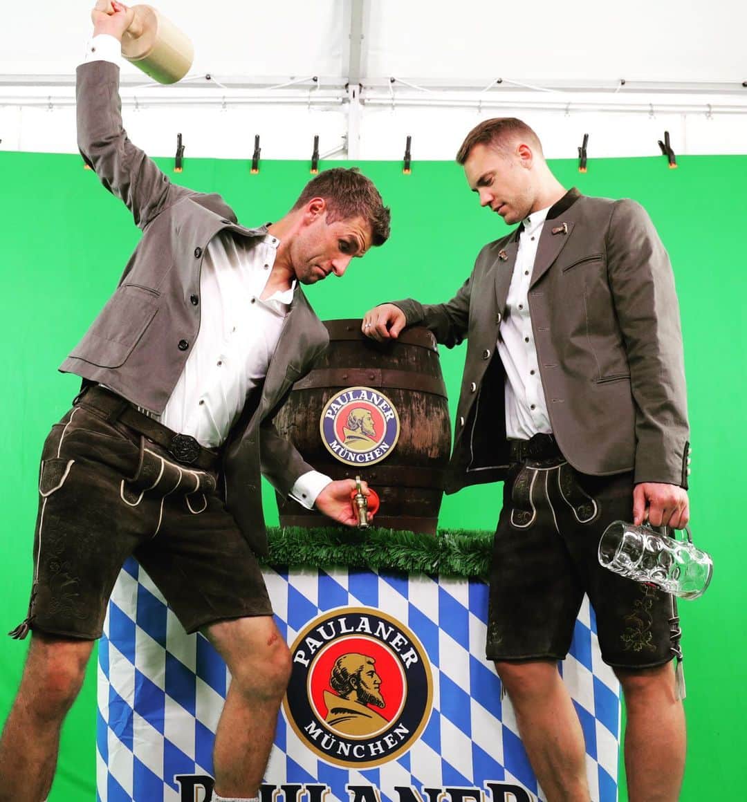 トーマス・ミュラーのインスタグラム：「Tomorrow is our next Bundesliga match against 1. FC Köln 🐐⚽️However, tomorrow also marks the start of the biggest public fair in the world. At noon, the Wiesn (Oktoberfest) will open in Munich. I wish everybody a great time! Stay peaceful and enjoy yourselves🍻🍻#ozapftis #packmas #3punktemüssenher」