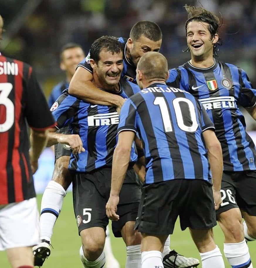 デヤン・スタンコビッチのインスタグラム：「Grande storia e partita speciale 🖤💙 #DerbyMilano #SanSiro Forza @inter!」