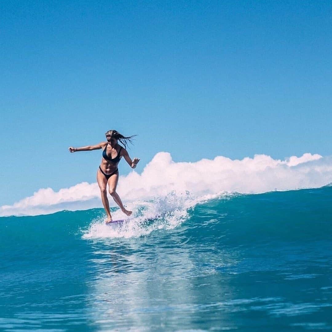 RVCA Japanさんのインスタグラム写真 - (RVCA JapanInstagram)「|| Weekend grooving with @keanicanullo || Photo: @jimrussi || @rvcasurf #RVCAwomens」9月20日 21時01分 - rvcajapan