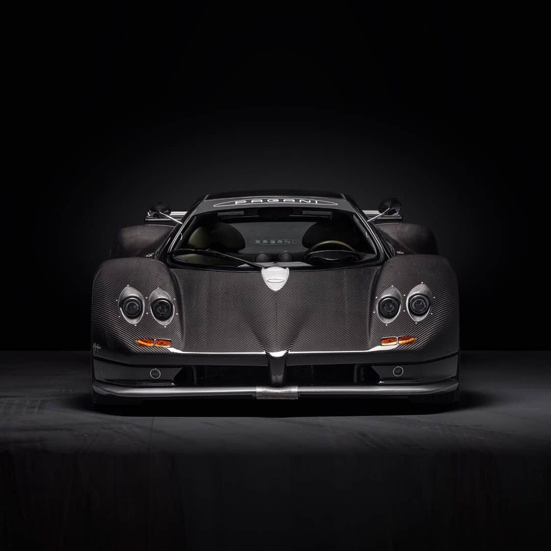パガーニ・アウトモビリのインスタグラム：「This weekend we will celebrate the #Zonda20Anniversary in our hometown, at the Modena Motor Gallery! Come and enjoy the stunning Zonda S and Zonda F together with the mighty Zonda R at the Modena Fiere pavilion!  #pagani #zonda #zonda20 #zondaf #zondas #zondar #modenamotorgallery @modenamotorgallery #modenafiere」