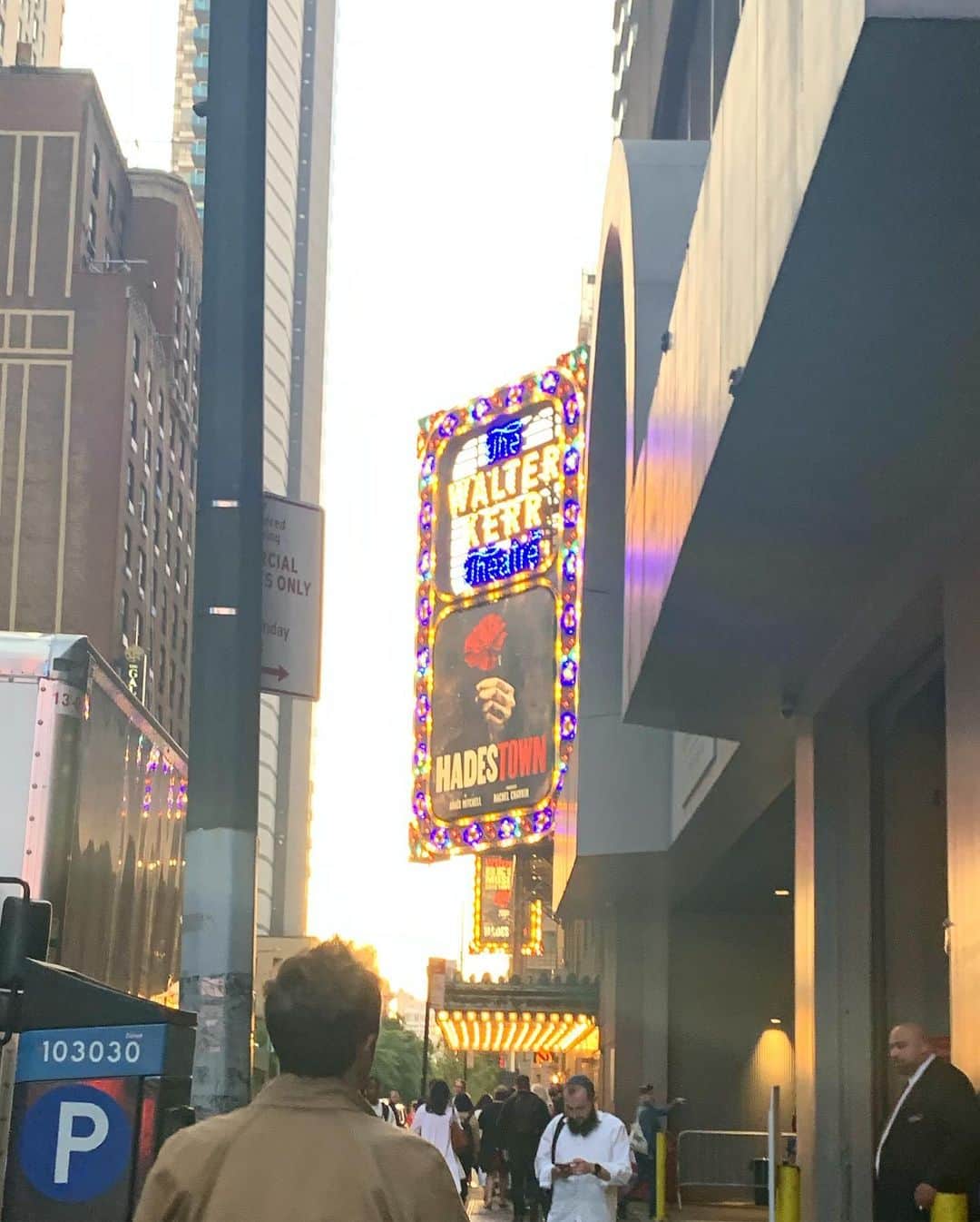 クレア・コフィーさんのインスタグラム写真 - (クレア・コフィーInstagram)「Cocktails and Kindergarten applications @therumhouse pre- @hadestown which is SO GOOD PLEASE DO NOT MISS THIS TOTALLY MIND BLOWING SHOW!!! #multitasking」9月20日 21時29分 - clairecoffee