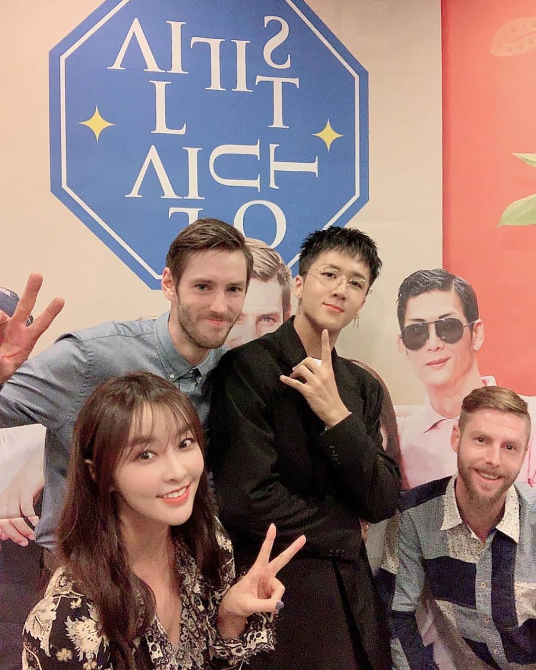 チョン・ユミのインスタグラム：「다음주, 기대해주세요!😻 #신기루식당#큰오빠도함께😉」