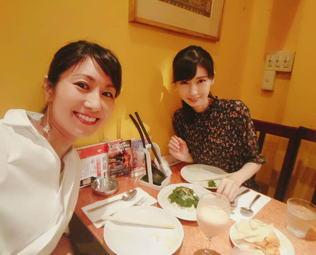 酒井千佳さんのインスタグラム写真 - (酒井千佳Instagram)「* ゆうきちゃんとネパール料理。  ヒマラヤの塩が美味しかった。 小籠包みたいなやつも美味しかったよ。  5年前に はじめてゆうきちゃんと二人で ごはん行ったときは ブルガリア料理に行った。 らしい。 記憶があいまい。。 でもブログにそう書いてあった笑。  #川村優希 ちゃん #ネパール料理 #ブルガリア料理 #多国籍料理  #🇳🇵 #🇧🇬 #🍲 #🍴」9月20日 21時29分 - sakaichikaaaa