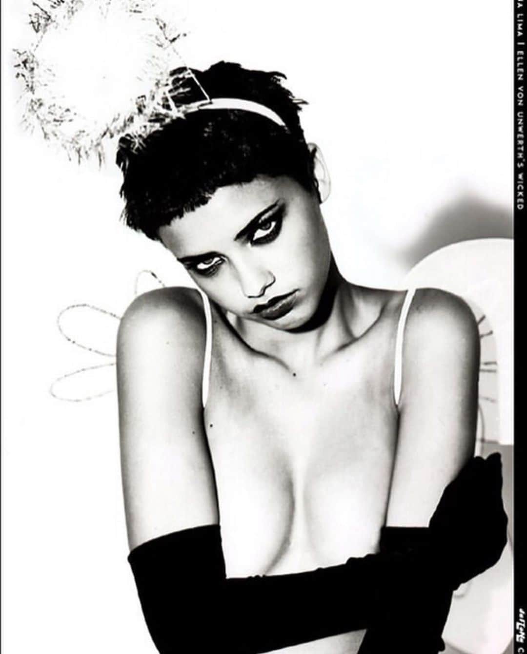 エレン・ヴォン・アンワースさんのインスタグラム写真 - (エレン・ヴォン・アンワースInstagram)「@adrianalima from my book #wicked styling @paulsinclaire」9月20日 21時39分 - ellenvonunwerth