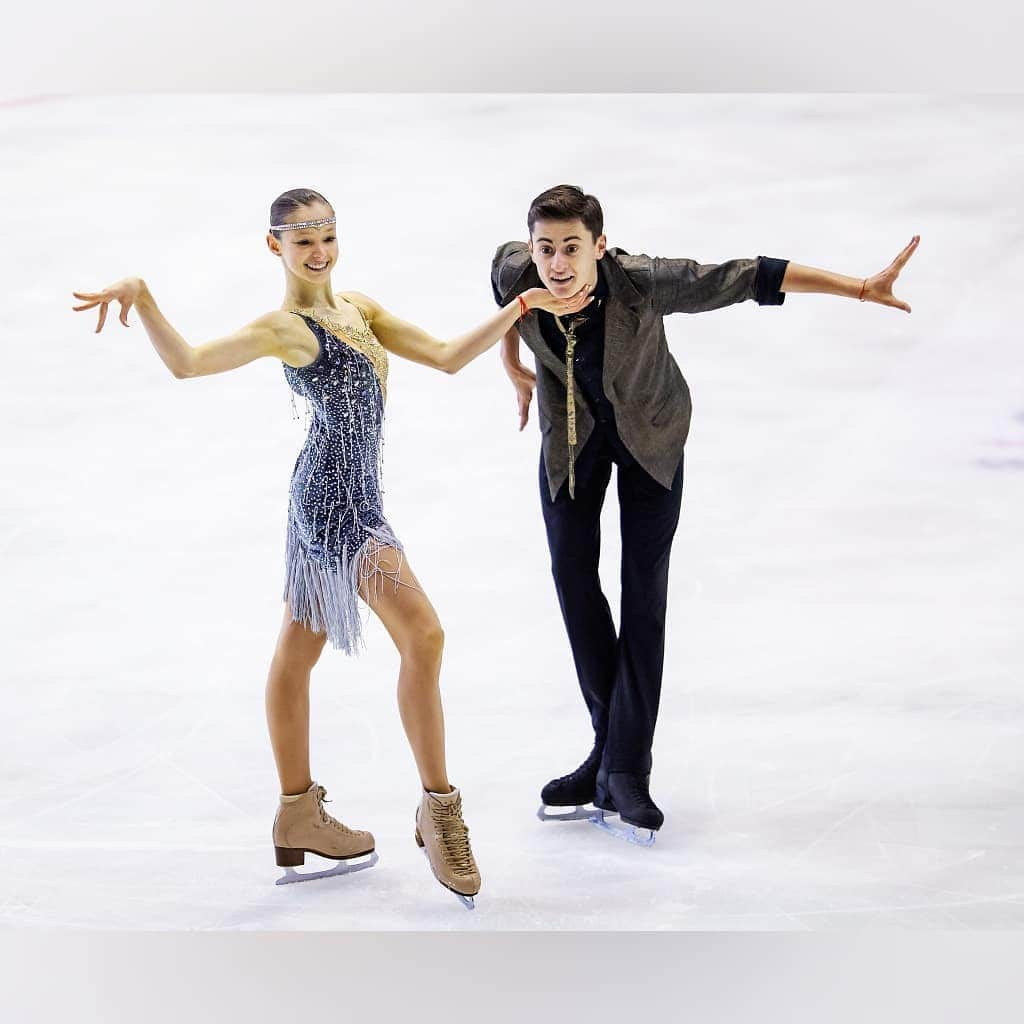 ISUグランプリシリーズさんのインスタグラム写真 - (ISUグランプリシリーズInstagram)「🔢 Junior Grand Prix 2019 - Baltic Cup Gdansk  Standings after the Ice Dance Rhythm Dance:  1⃣  @avonley_nguyen / @vadym____kolesnik 🇺🇸 - 2⃣  @loicia.demougeot / @t0_lm 🇫🇷 - 3⃣ @_ekatashinskaya_ / @10alexs01 🇷🇺 --- #⃣ #JGPFigure #FigureSkating 📸: @jmfotoz」9月20日 21時54分 - isufigureskating_x