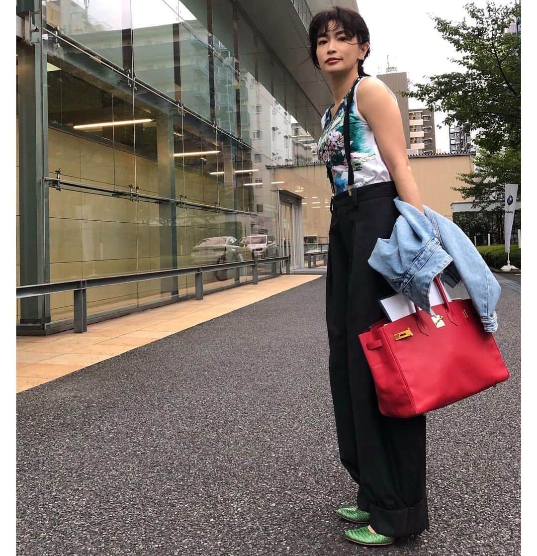 長谷川京子さんのインスタグラム写真 - (長谷川京子Instagram)「グータンヌーボー2の撮影でした。 気がついたら2週間ぶりの更新💦  #グータンヌーボ2#関テレ#アマゾンプライム#jacket#zara#tshirt#stellamccartney」9月20日 22時21分 - kyoko.hasegawa.722