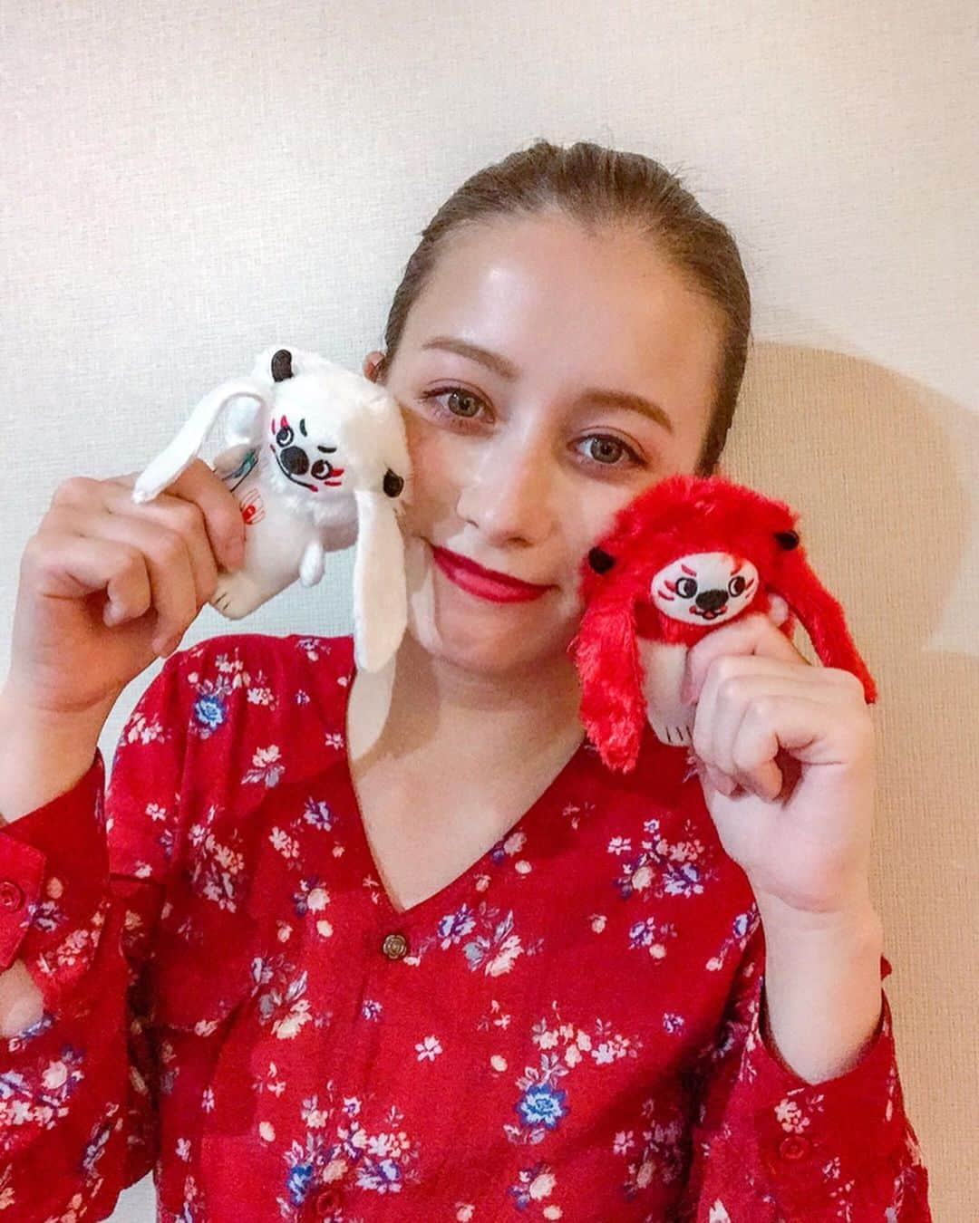 ドーキンズ英里奈さんのインスタグラム写真 - (ドーキンズ英里奈Instagram)「ラグビーワールドカップ ⠀ ✨🏆 開幕 🏆✨ ⠀ 初戦は見事、日本の勝利！！ おめでとうーーー！ ⠀ 次は日本はアイルランド戦 有楽町でパブリックビューイング参加するので 一緒に観ようねーーー🌈 ⠀ ⠀ さぁそして、明日はオールブラックス初戦 スプリングボクスとの対戦です🏉 ⠀ チケットほしい〜〜観に行きたい！笑 六本木行くかな！ ニュージーランドのイベントあります🇳🇿 ⠀ ⠀ ⠀ 熊谷でもパブリックビューイング 沢山あるので、 みんなで一緒に楽しんでいこーーー💓💓💓 ⠀ ⠀ ※各地のファンゾーンですが、 台風の影響でお休みの日があるので注意を！ ⠀ ⠀ ⠀ #ラグビーワールドカップ2019 #rwc2019 #レンジー #jpnvrus #rugby #ラグビー好きな人と繋がりたい」9月20日 22時35分 - erinadawkins