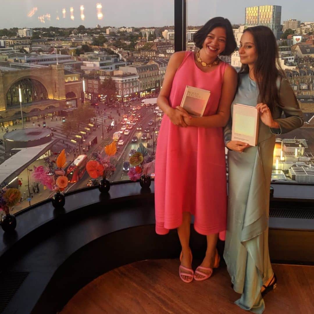 ナオミ・シマダのインスタグラム：「thank you so much to everyone who came to our book launch last night! of course we had to celebrate the only way we know how, by throwing a cute dance party! it was such a special night with so much love & support in the room! seeing the wonderful spectrum of people we love together in one space was so moving - i think I spent half the night crying so many happy tears! a special thank you to @thestandardlondon for having us in your beautiful space, to my real life angels @claireburman + @cebestudio + @samlimlim, my incredible flower girls @sage.flowers , drinks by @villaascentigin as well as my most fab DJ line up @chchchen @whatsthemahta @suz_p @diamondlife1 & of course the ladies of @quadrillebooks - better ‘official’ photos by angel pie @zainxbabelque coming soon but here’s a cute highlights reel for now 🌈」